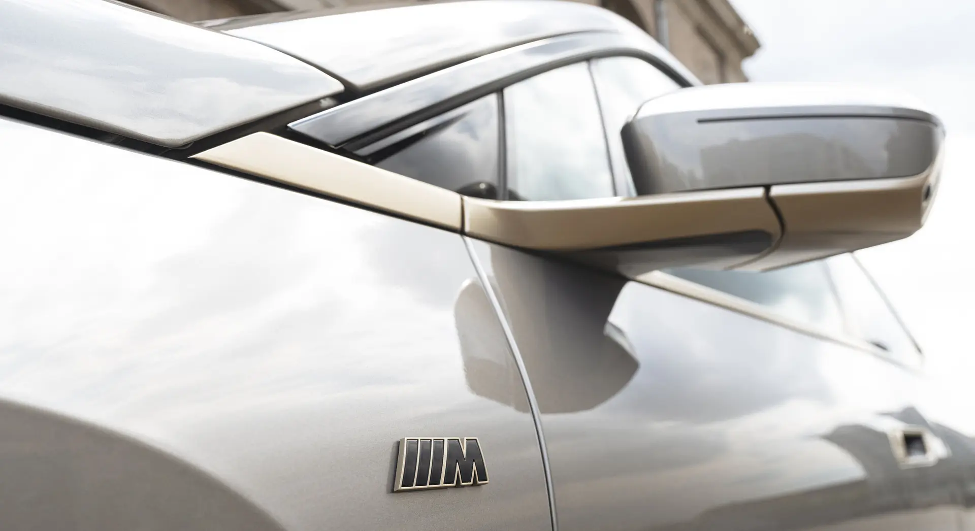 Emblem skjerm  ///M Bronze Edition BMW iX (I20) - 1 stk. – bilde 3