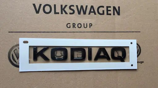 Emblem Skoda Kodiaq | Black Glossy – bilde 3