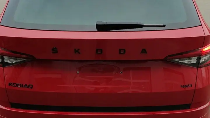 Emblem Skoda Kodiaq | Black Glossy – bilde 7