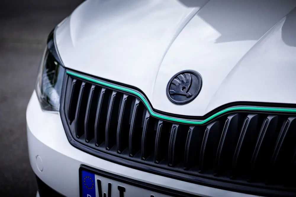 Emblem Skoda | Piano Black Edition Sport Image 1