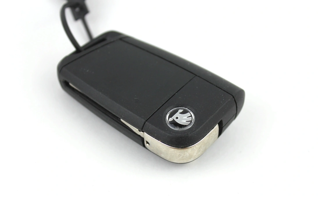 Emblem Skoda | Silver / Black - Original Škoda emblem / logo til bilnøkkel – 11 mm – bilde 3