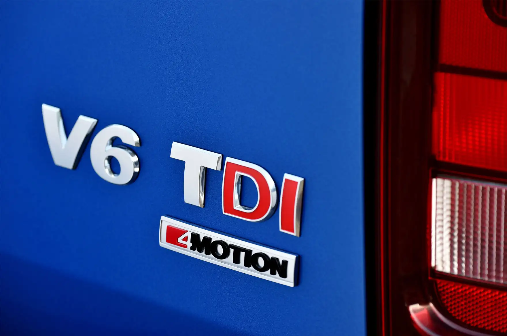 Emblem TDI VW Amarok 2010 -> / VW Crafter 2012 -> | Chrome / Red – bilde 2
