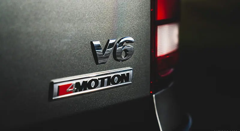 Emblem V6 VW Amarok 2017-> │ Glossy Chrome – bilde 3