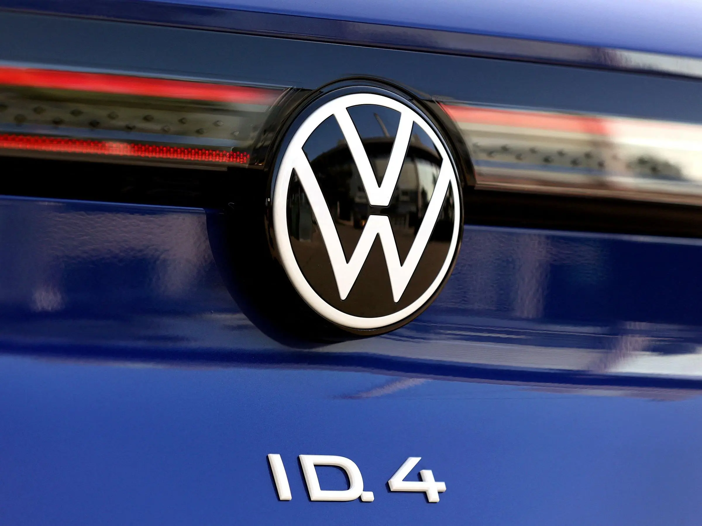 Emblem VW ID.4 | Pure White Image 3