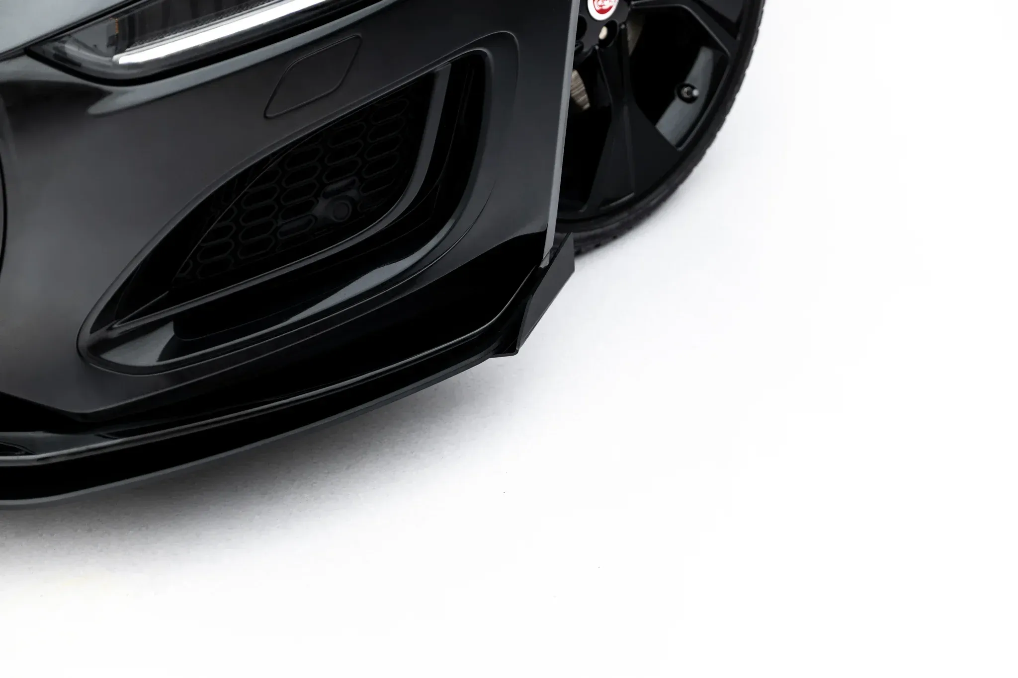Flaps + Frontspoiler Jaguar F-Type (X152) Facelift 2 2020 - 2024 | Street Pro Glossy Black Edition – bilde 4