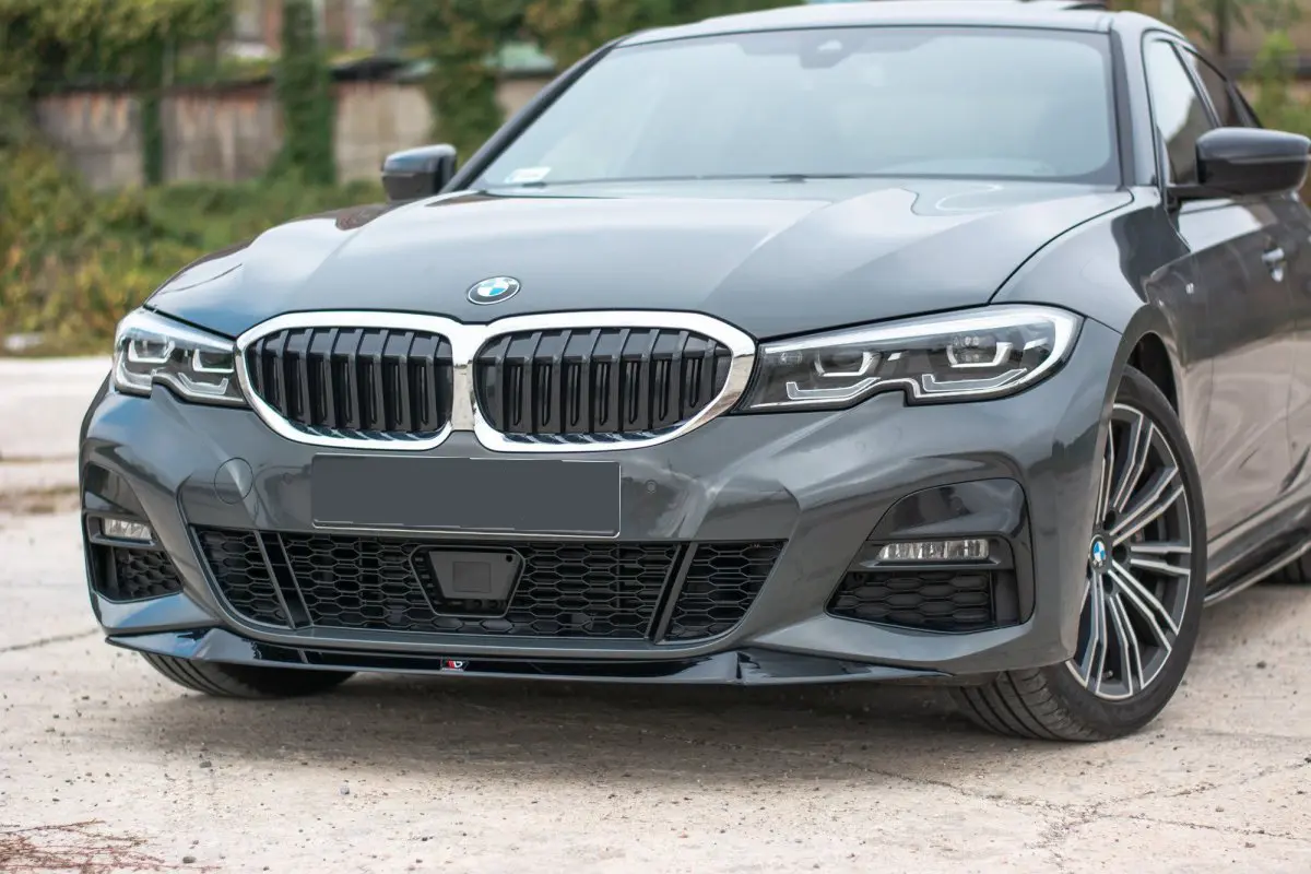 Frontfanger BMW 3 (G20 / G21) 2018 - 2022 | M-Performance Glossy Black PDC / Parking Assistant