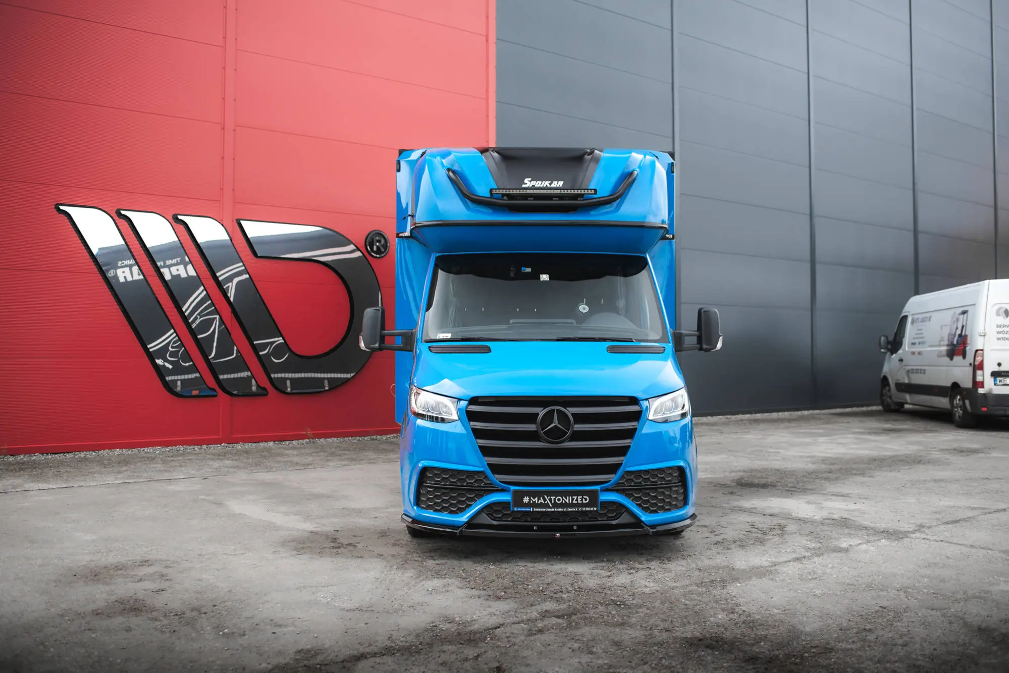 Frontfanger Mercedes-Benz Sprinter III (W907, W910) 2018 - 2022 │ Petronas AMG Design Image 2
