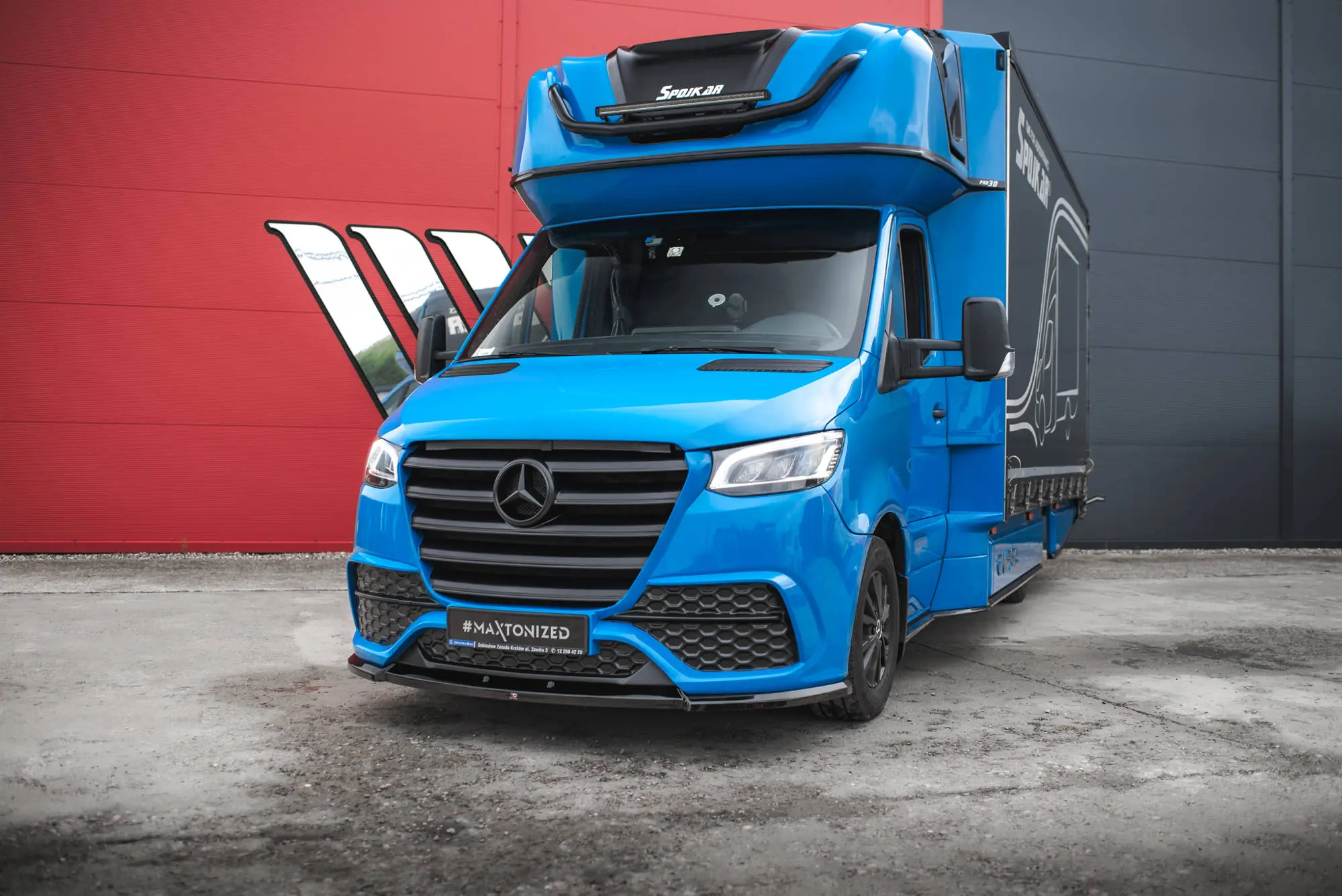 Frontfanger Mercedes-Benz Sprinter III (W907, W910) 2018 - 2022 │ Petronas AMG Design Image 4