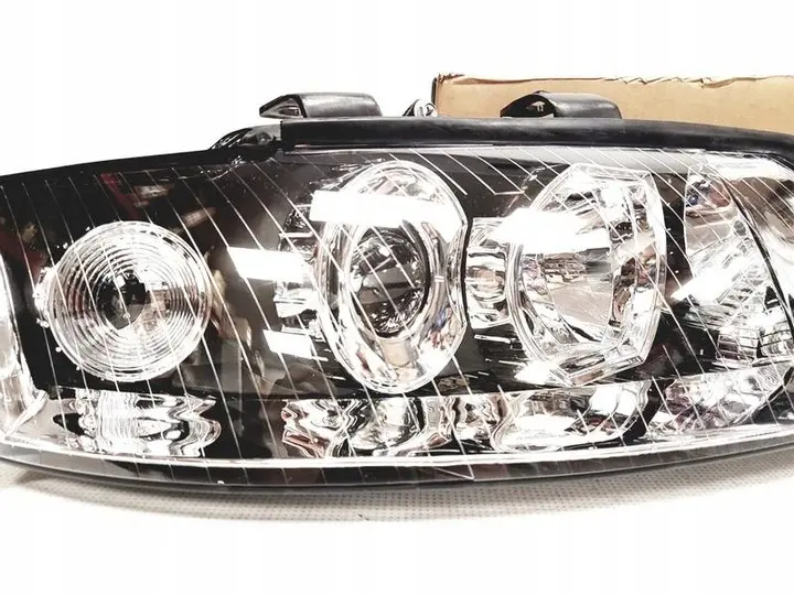 Frontlykter Xenon Audi A4 B6 2000 – 2006 – bilde 8
