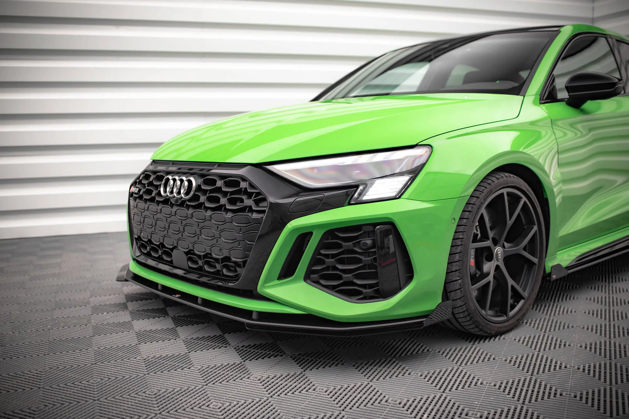 Frontsplitter-flopper Audi RS3 (8Y) 2020 -> | Glossy Black Edition – bilde 3