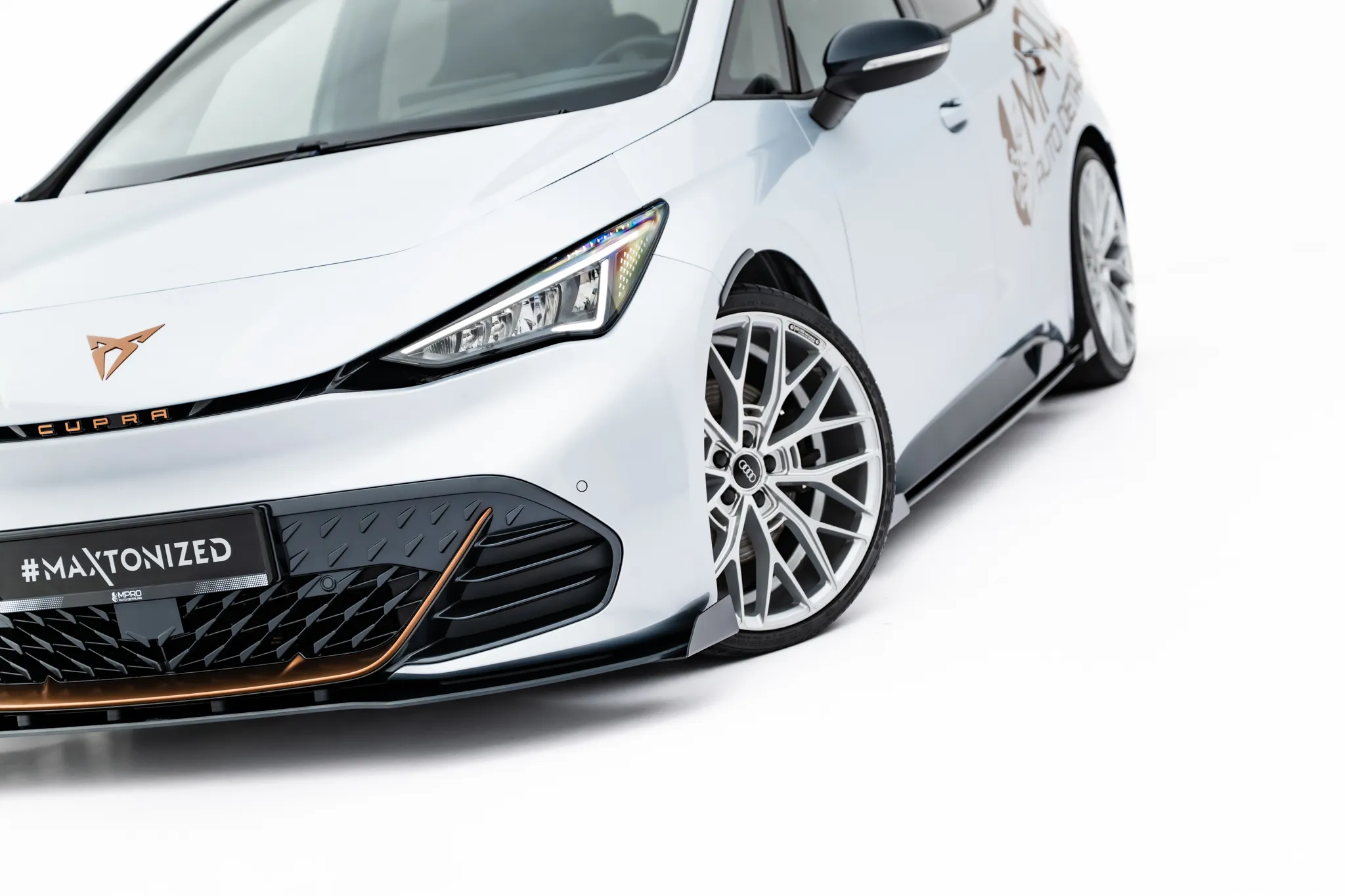 Frontsplitter-flopper Cupra Born I 2023 -> | Glossy Black Edition – bilde 3