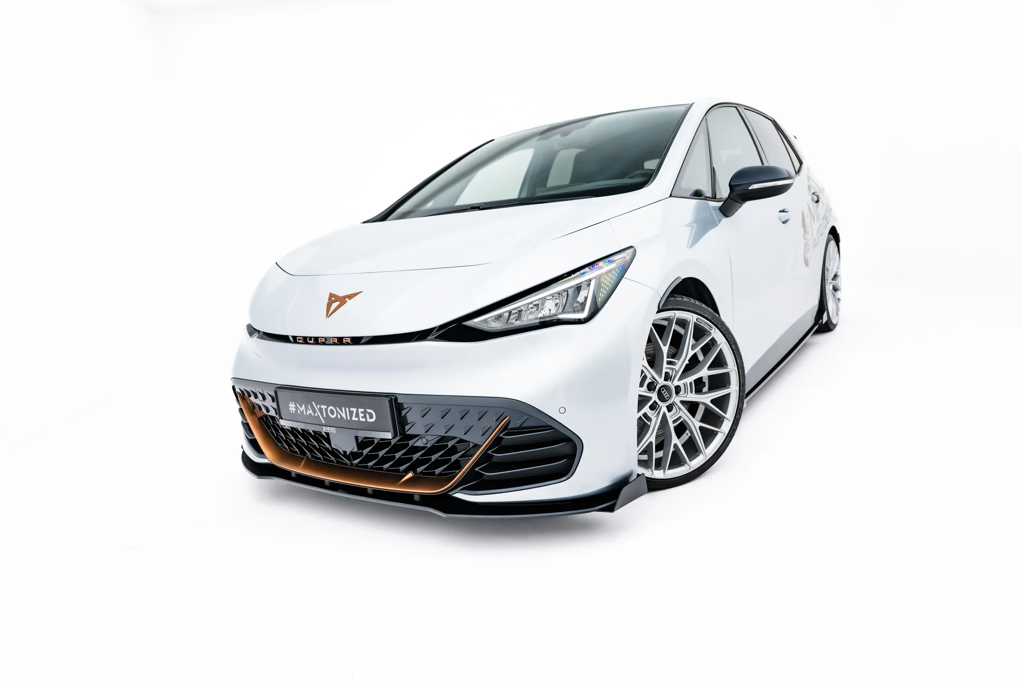 Frontsplitter-flopper Cupra Born I 2023 -> | Glossy Black Edition – bilde 4