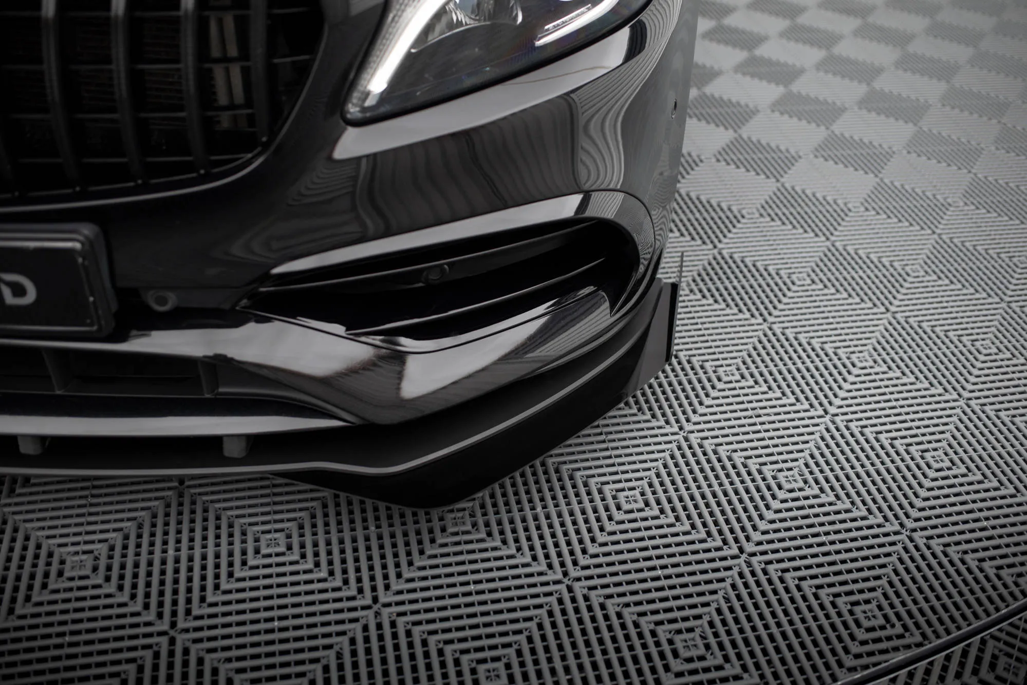 Frontsplitter-flopper Mercedes-Benz A (W176) AMG-Line facelift 2015 -2018 | Glossy Black Edition