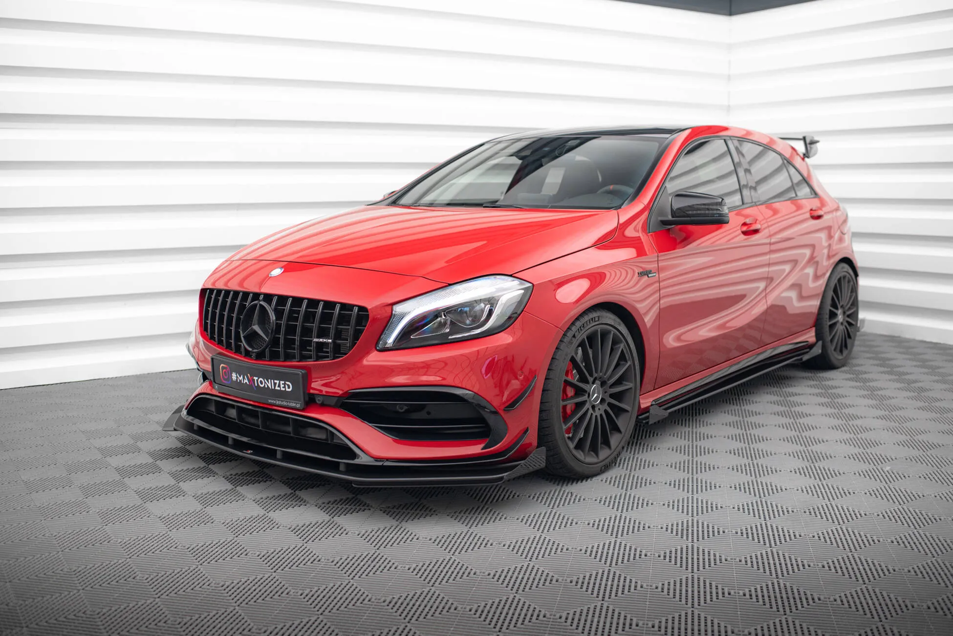 Frontsplitter-flopper Mercedes-Benz A45 AMG Aero (W176) facelift 2015 - 2018 | Glossy Black Edition – bilde 4