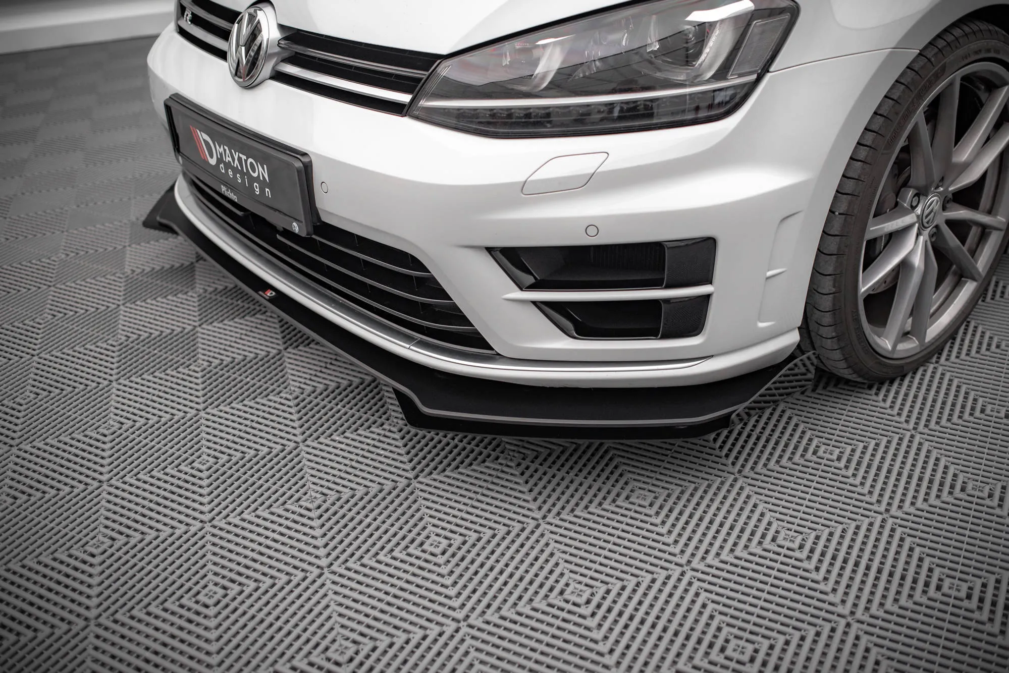 Frontsplitter-flopper VW Golf R Mk7 2013-2016 | Glossy Black Edition
