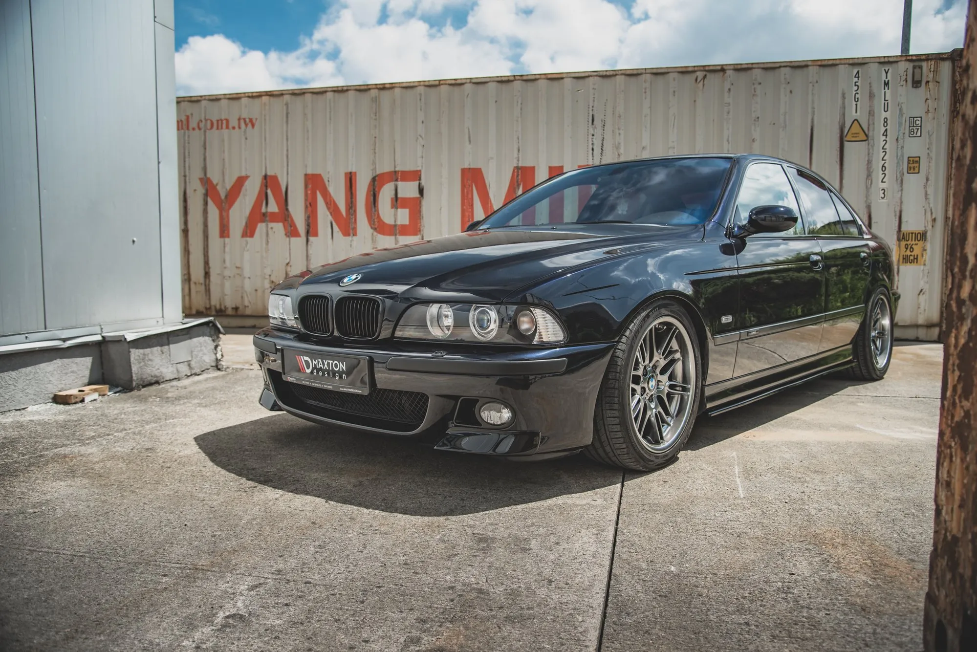 Frontsplitter sider BMW M5 E39 1998 - 2003 | Glossy Black Edition – bilde 2