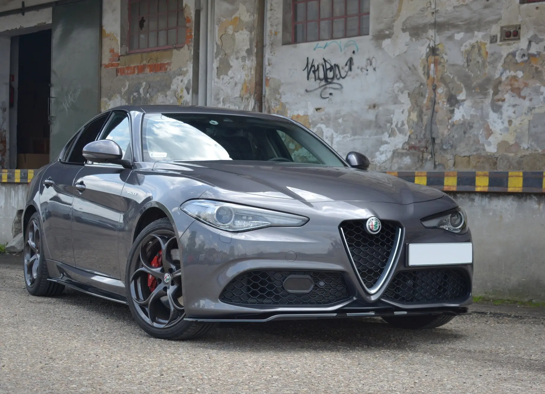 Frontspoiler Alfa Romeo Giulia Veloce 2015 -> | V.1 Glossy Black Edition – bilde 2