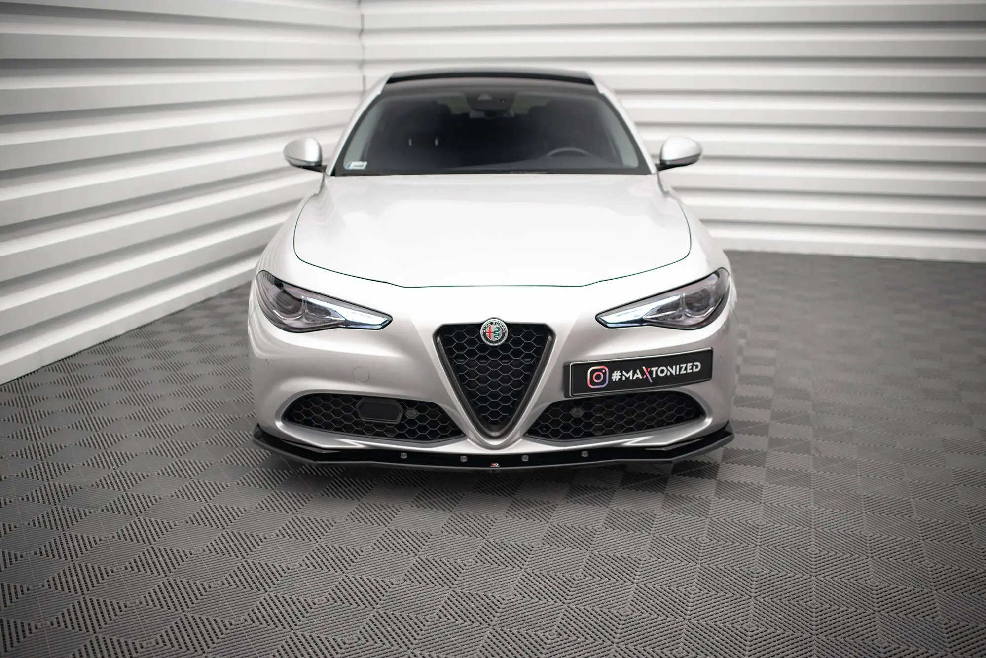 Frontspoiler Alfa Romeo Gulia Sport 2016-> | V.1 Glossy Black Edition – bilde 3