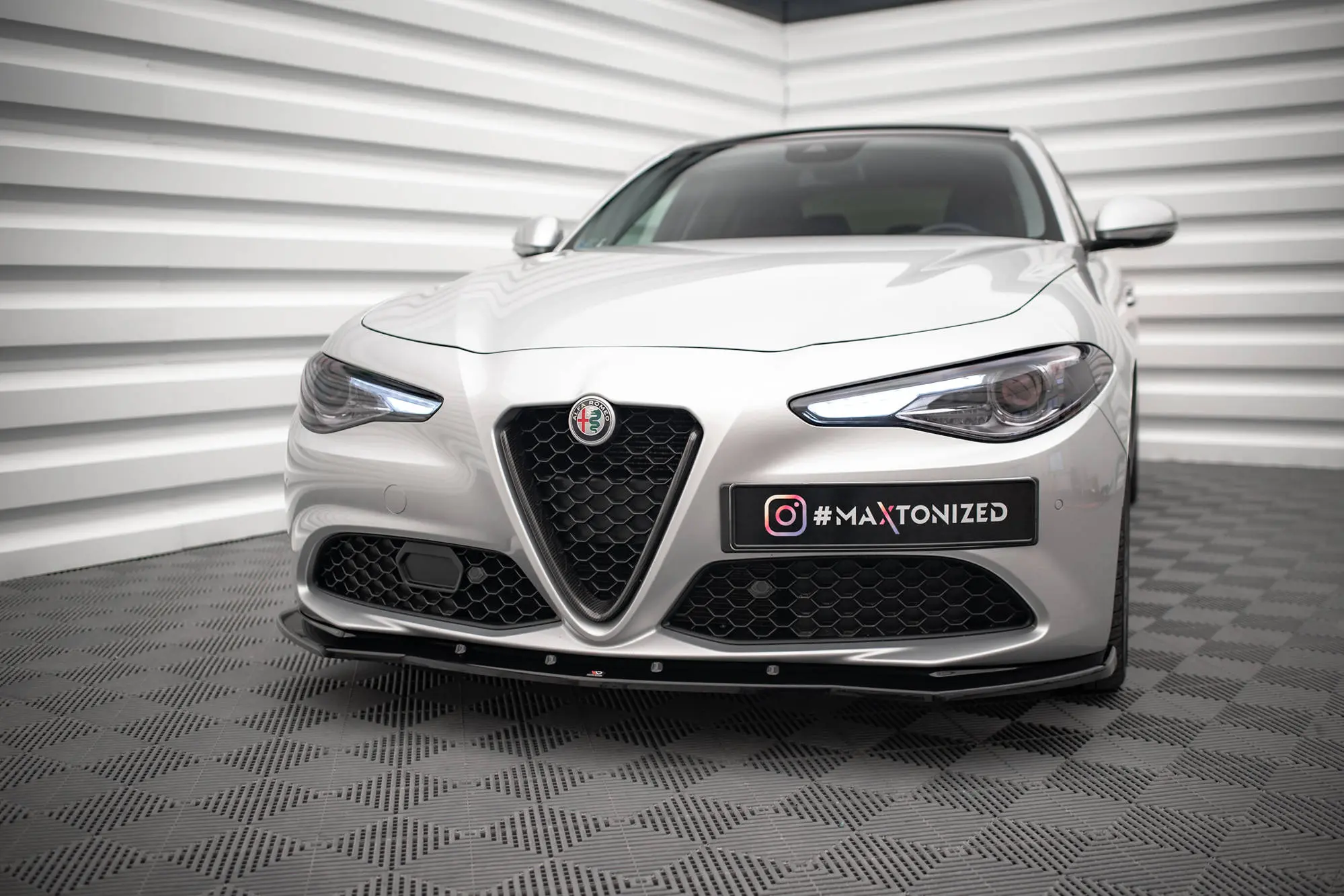Frontspoiler Alfa Romeo Gulia Sport 2016-> | V.1 Glossy Black Edition – bilde 4
