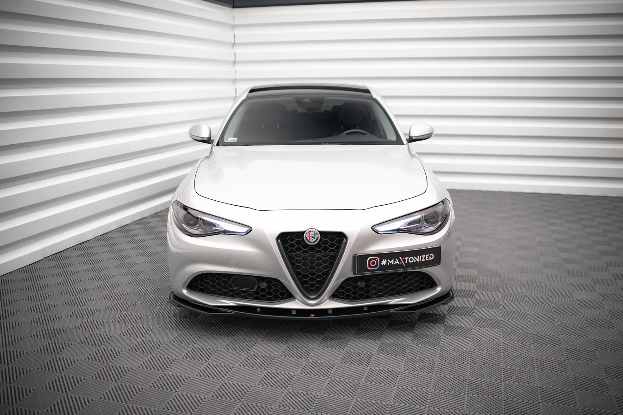 Frontspoiler Alfa Romeo Gulia Sport 2016-> | V.2 Glossy Black Edition – bilde 2