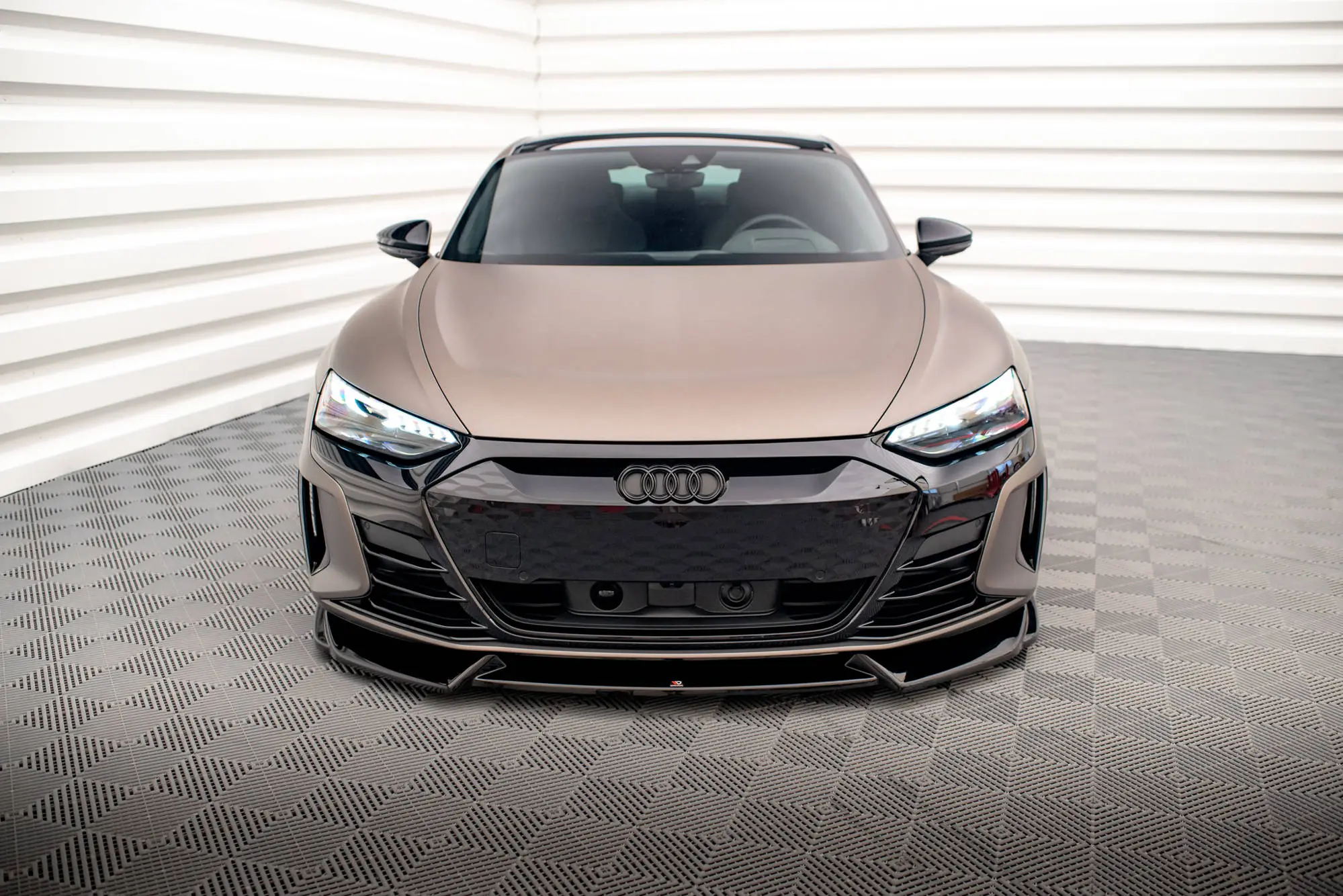 Frontspoiler Audi e-tron GT / RS e-tron GT 2020-> | V.1 Glossy Black Edition – bilde 2