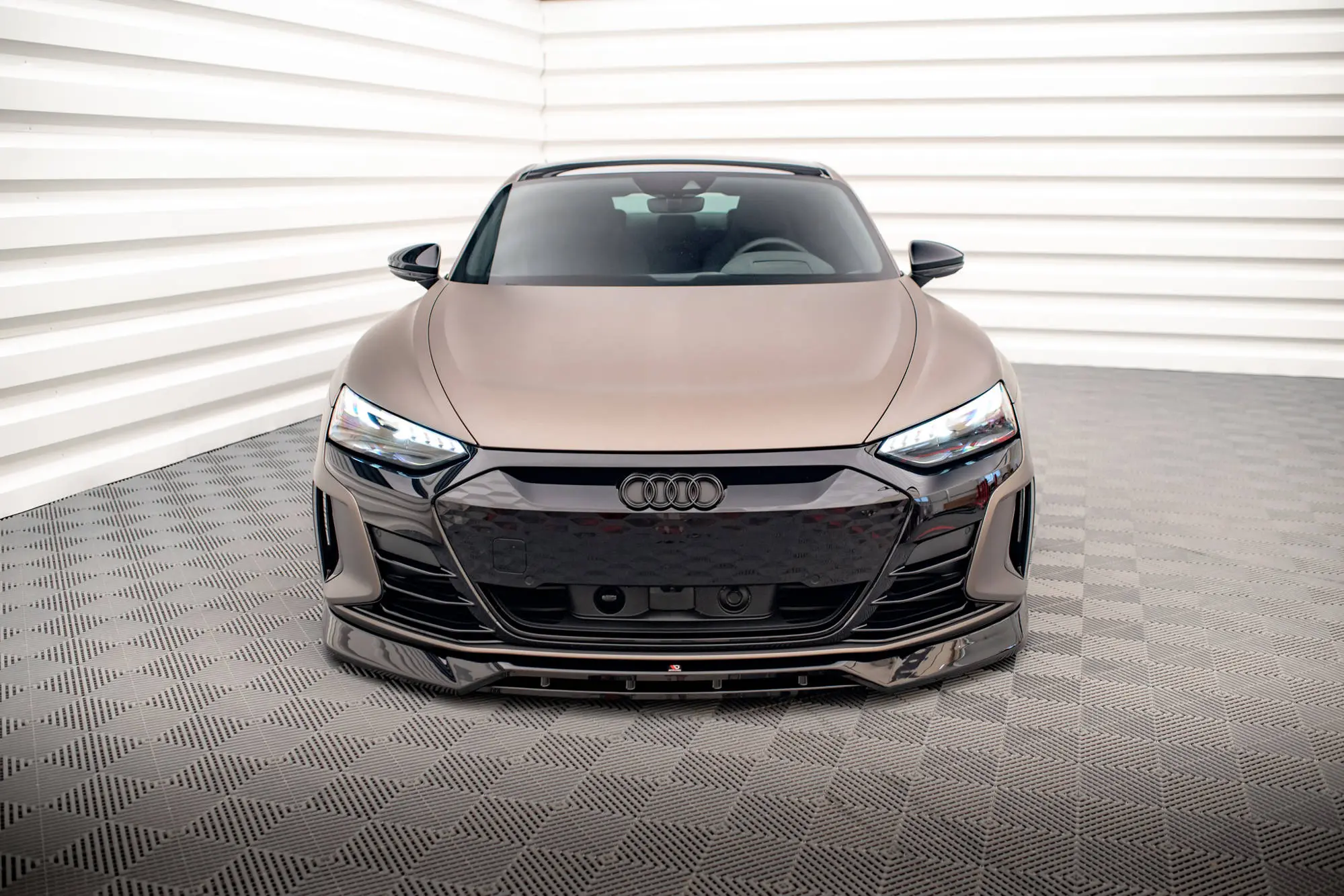 Frontspoiler Audi e-Tron GT / RS GT Mk1 2021 -> | V.3 Glossy Black Edition – bilde 2