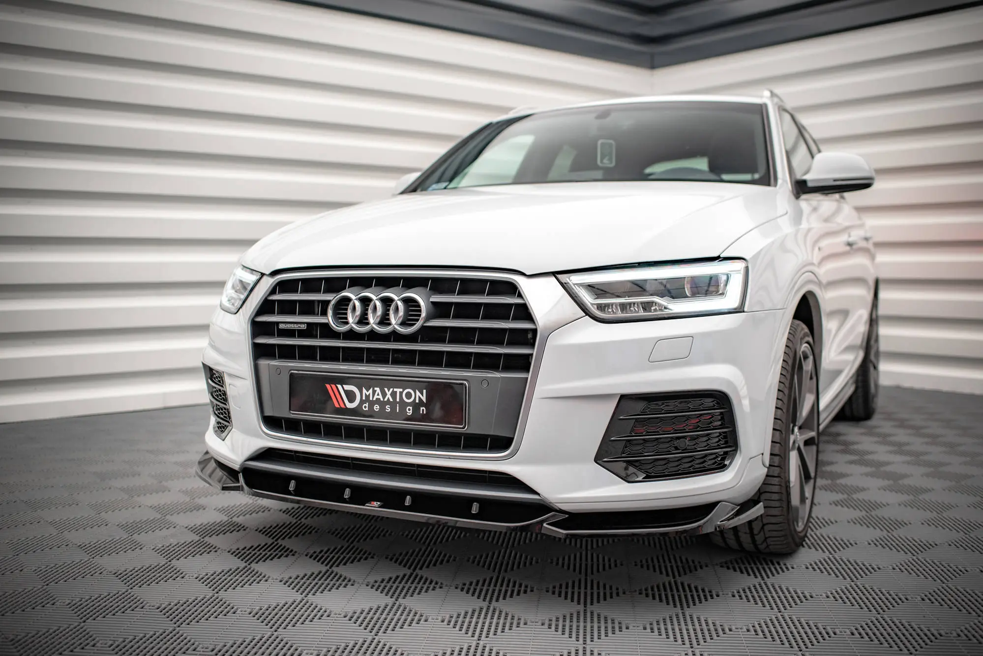 Frontspoiler Audi Q3 8U Facelift 2014 - 2018 | V.1 Glossy Black Edition – bilde 3