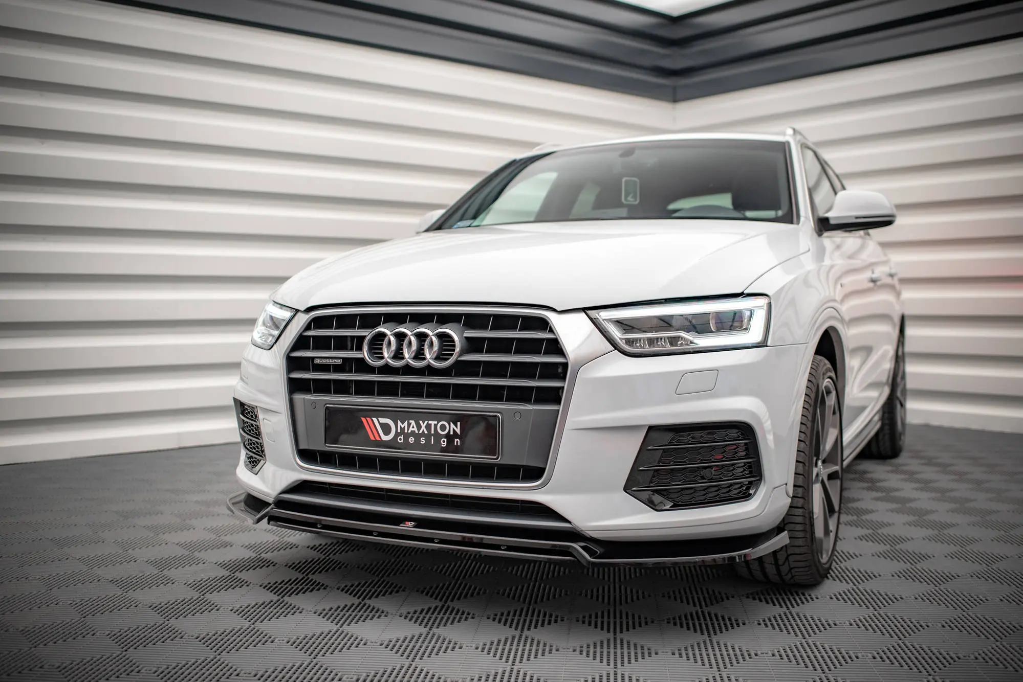 Frontspoiler Audi Q3 8U Sport Facelift 2014 - 2018 | V.2 Glossy Black Edition – bilde 3