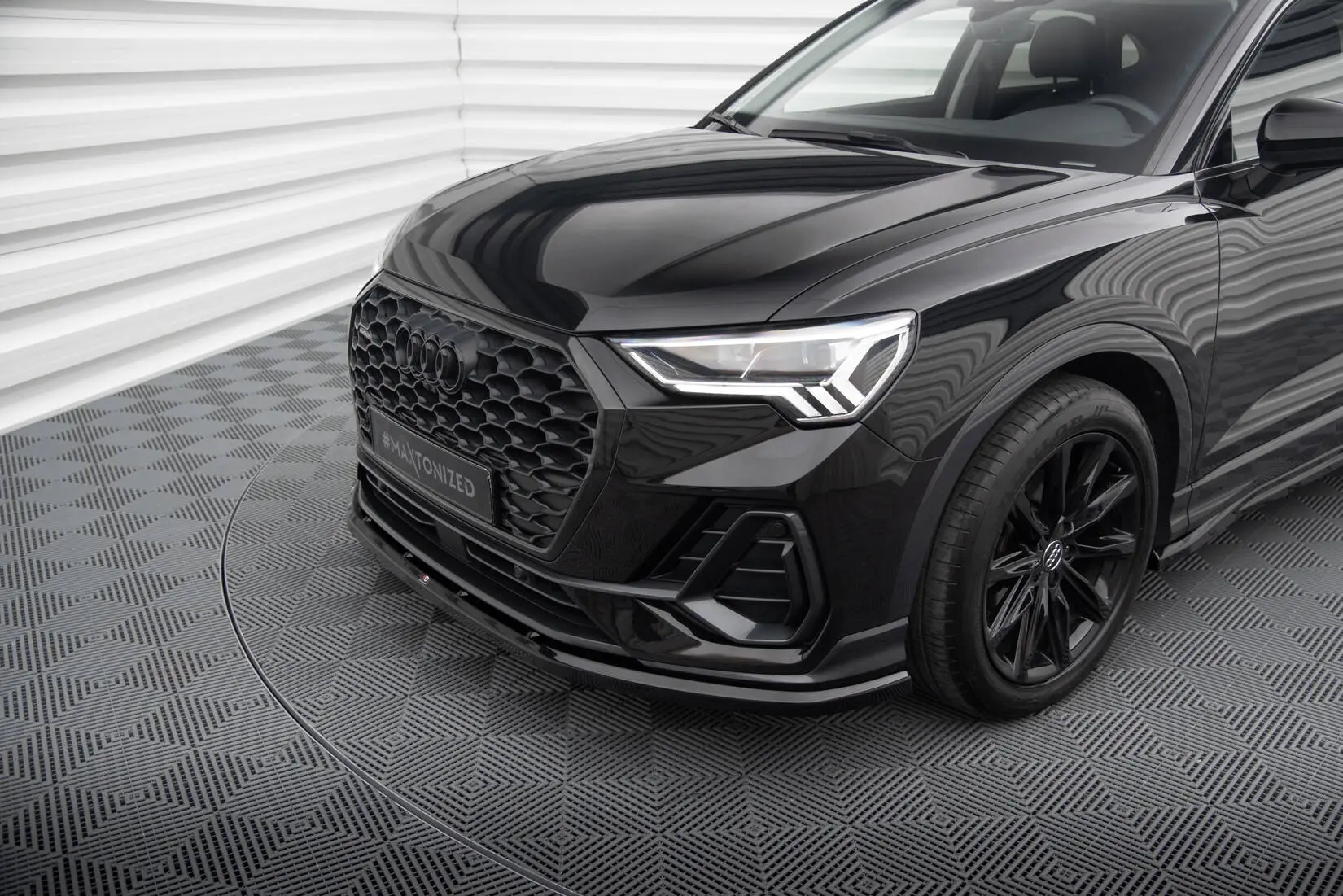 Frontspoiler Audi Q3 Sportback F3 2018 - 2025 | V.1 Glossy Black Edition – bilde 2
