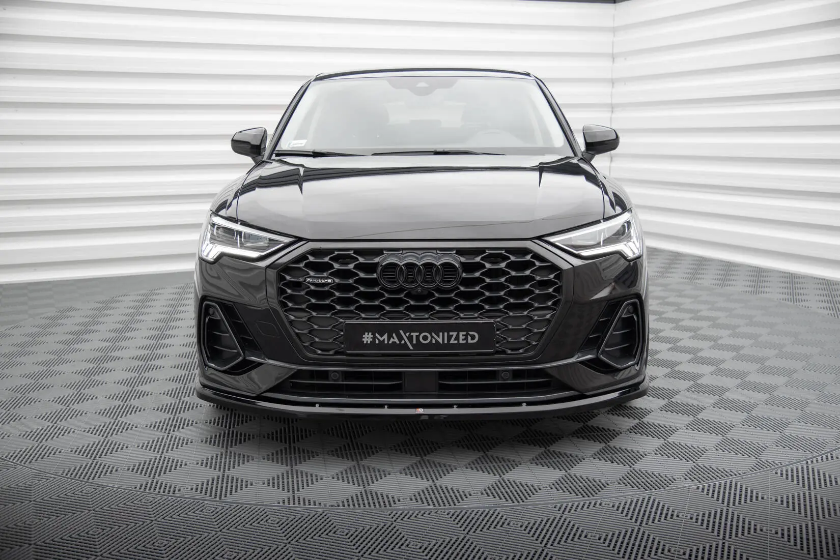 Frontspoiler Audi Q3 Sportback F3 2018 - 2025 | V.1 Glossy Black Edition – bilde 4