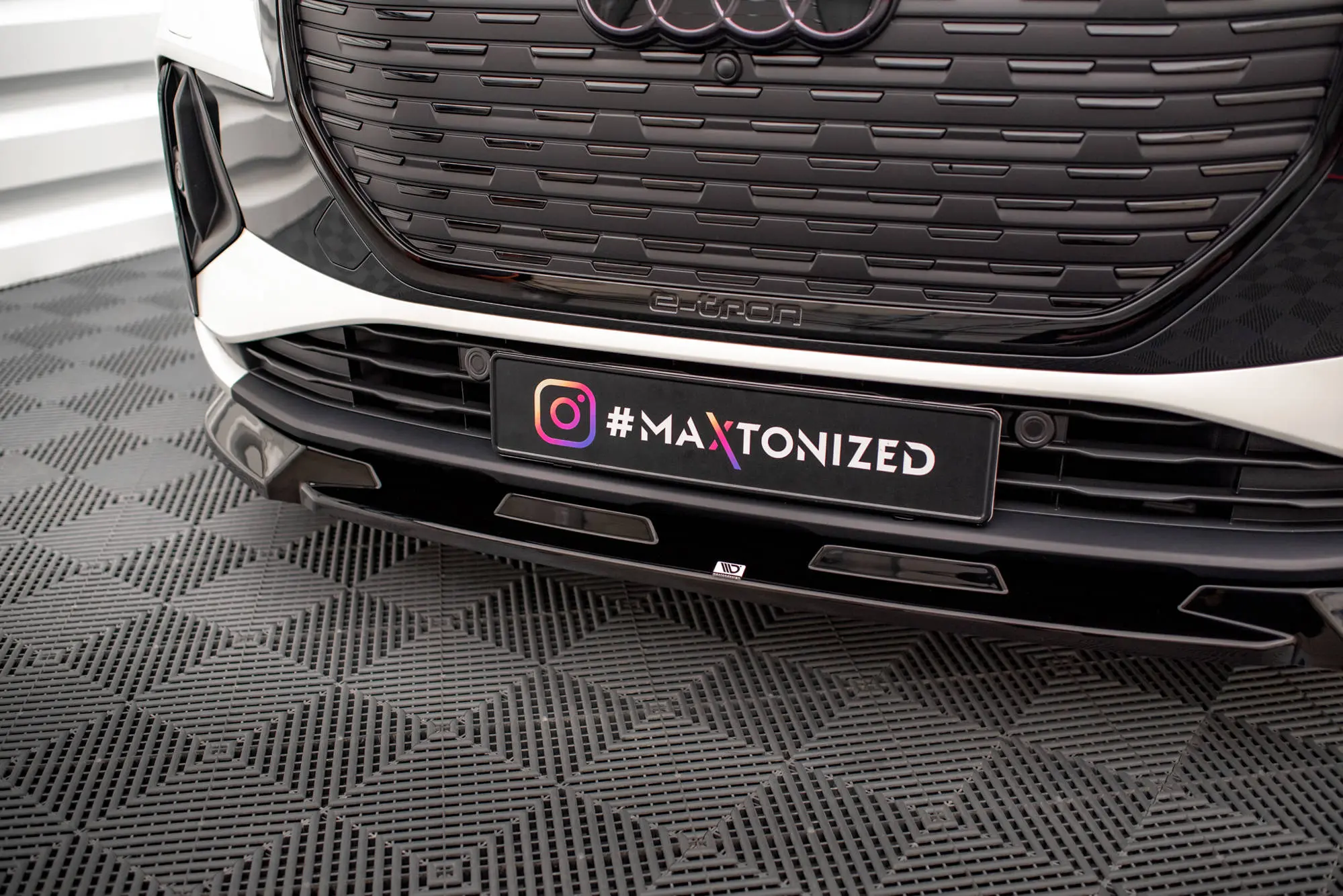 Frontspoiler Audi Q4 Sportback e-tron 2021-> | V.1 Glossy Black Edition