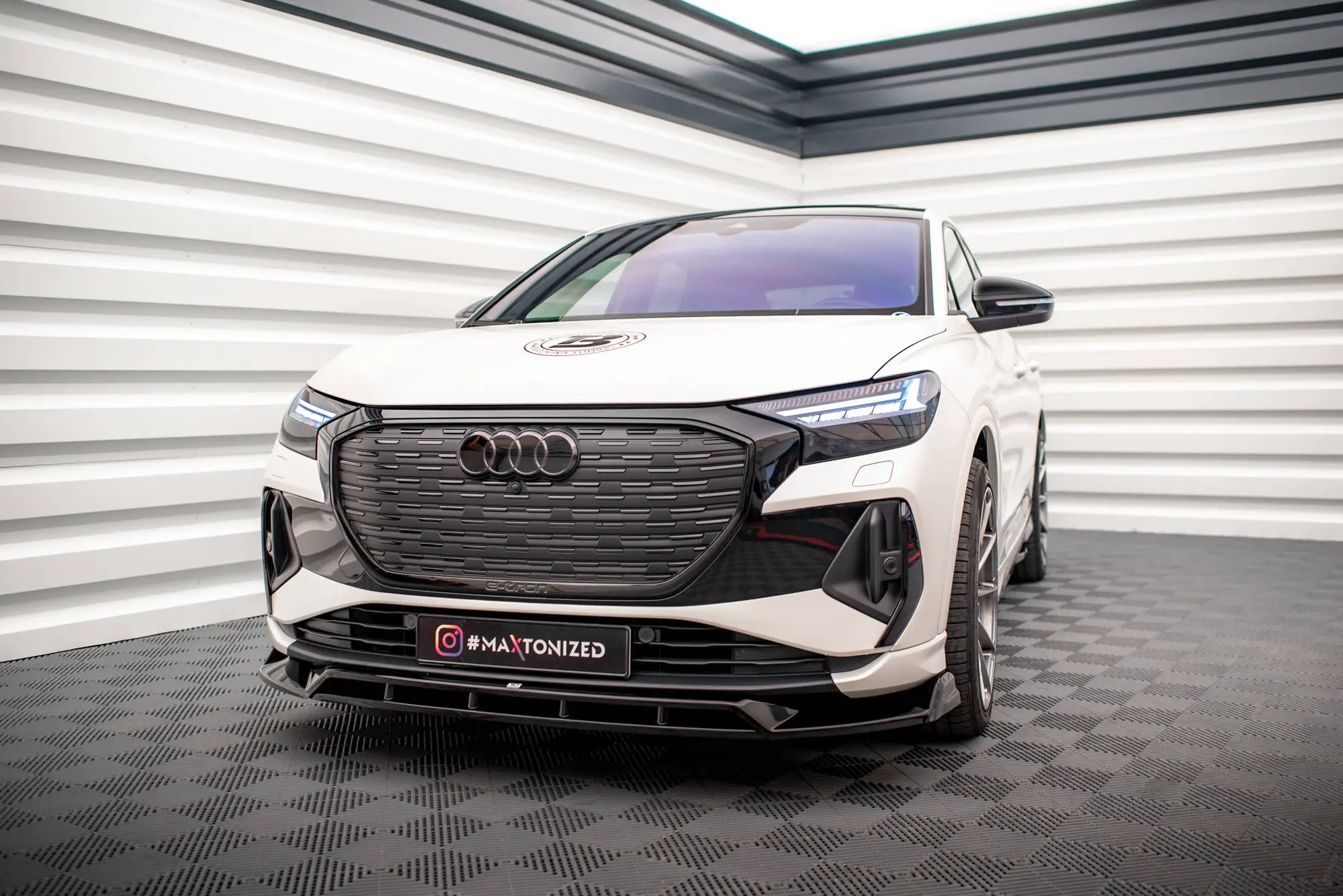Frontspoiler Audi Q4 Sportback e-tron 2021-> | V.2 Glossy Black Edition – bilde 2