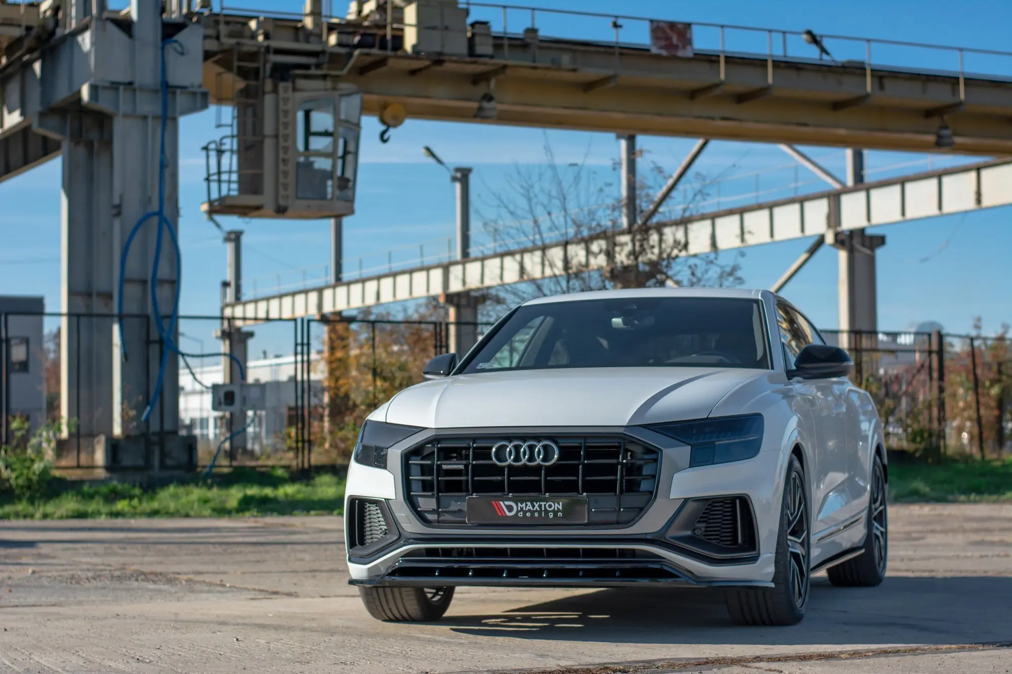Frontspoiler Audi Q8 S-line 2018-> / Audi SQ8 2019 -> | Glossy Black Edition – bilde 3