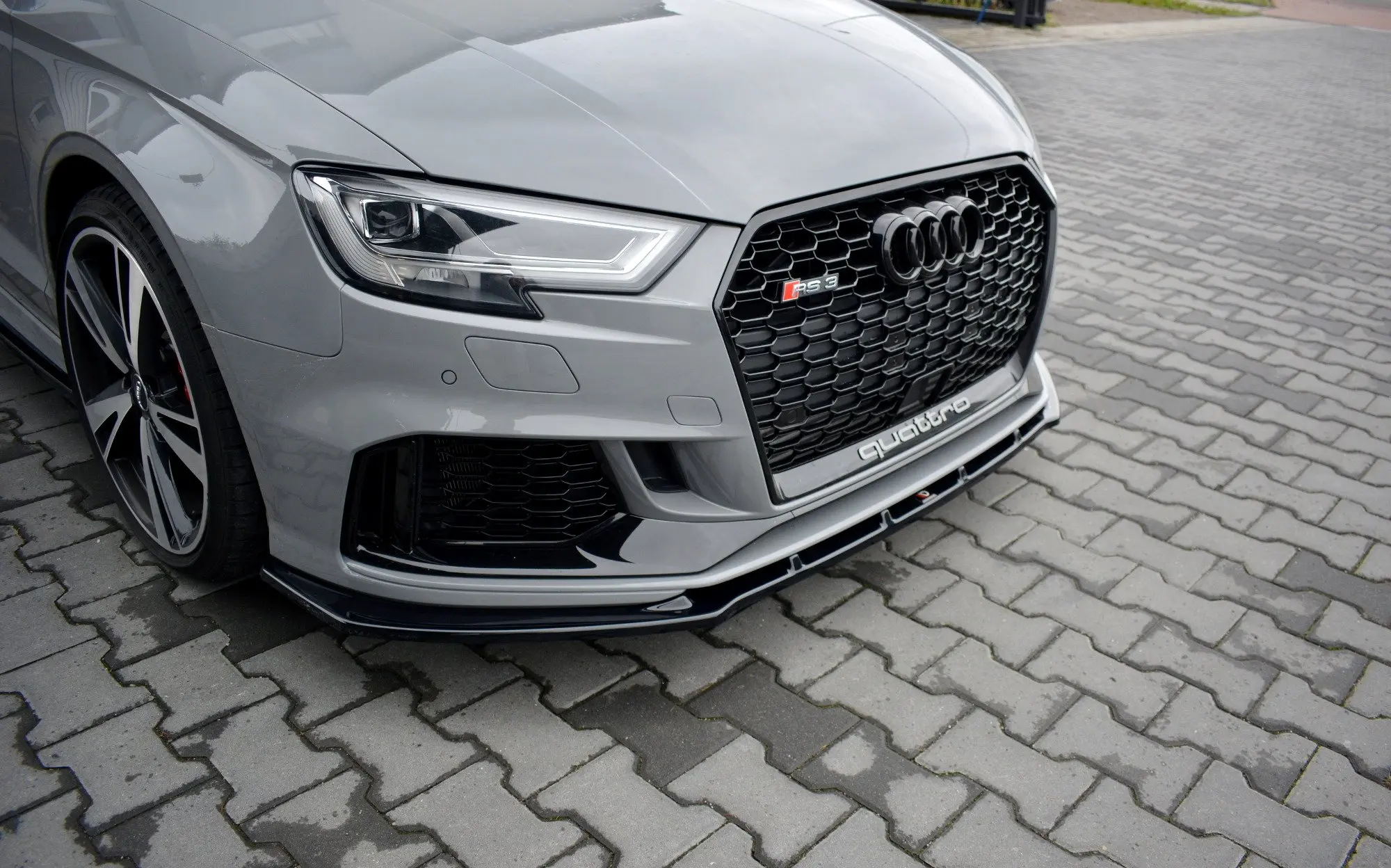 Frontspoiler Audi RS3 (8V) Sedan facelift 2017-2020 | V.1 Glossy Black Edition