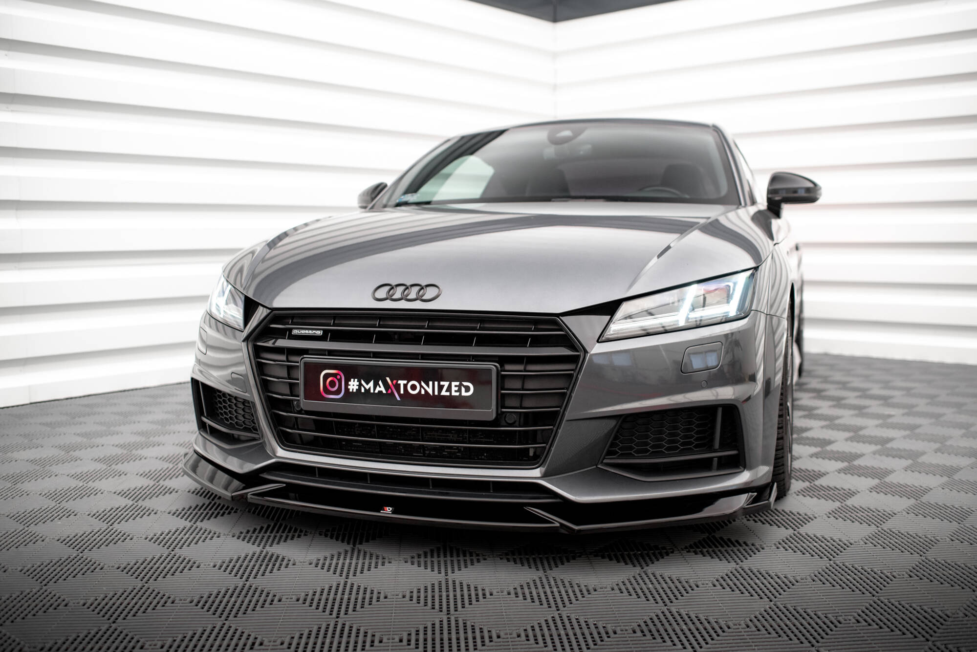 Frontspoiler Audi TT (8S) S-Line / TT S (8S) 2014 - 2018 | V.1 Glossy Black Edition – bilde 4