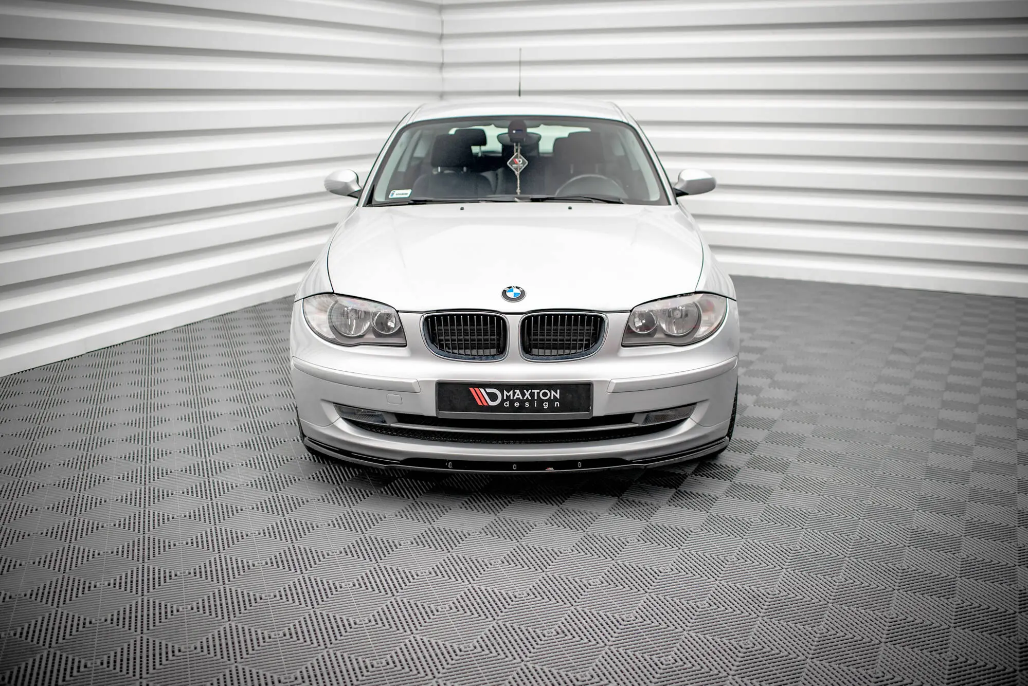 Frontspoiler BMW 1 (E81) facelift 2007 - 2011 | V.2 Glossy Black Edition – bilde 3