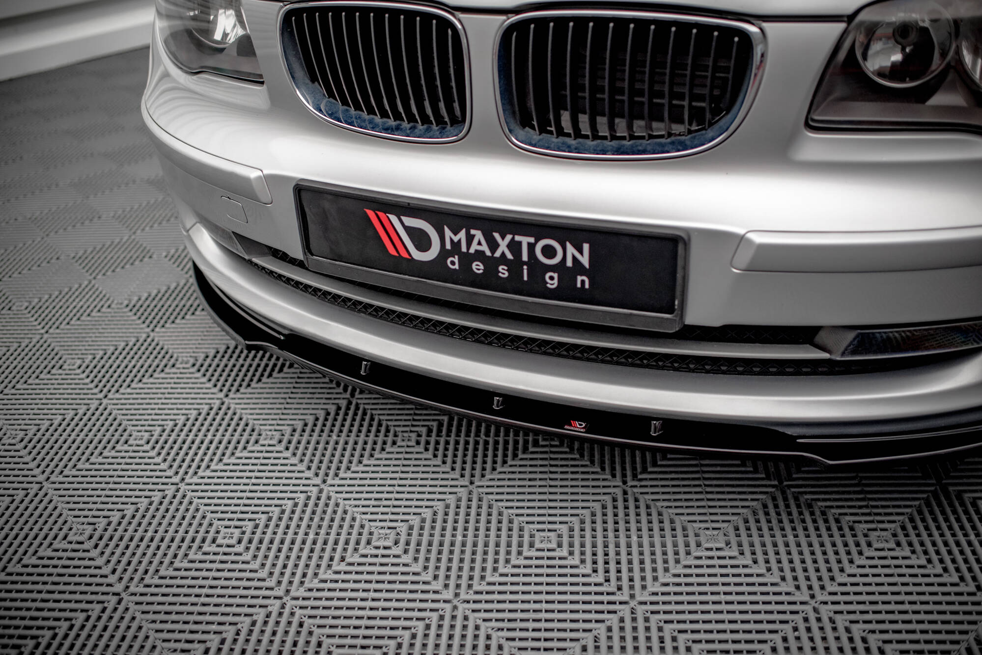 Frontspoiler BMW 1 (E81) facelift 2007 - 2011 | V.2 Glossy Black Edition – bilde 4