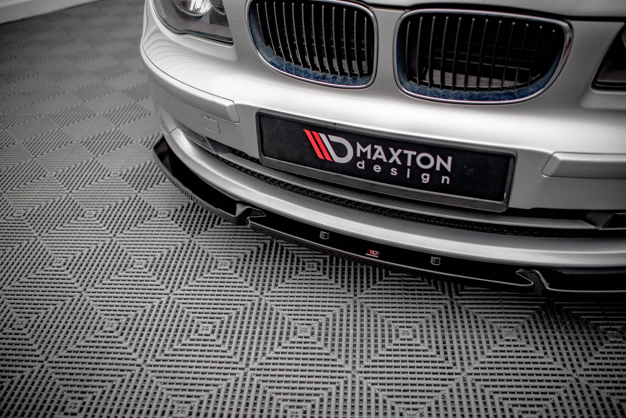 Frontspoiler BMW 1 (E81) facelift 2007 - 2011 | V.3 Glossy Black Edition