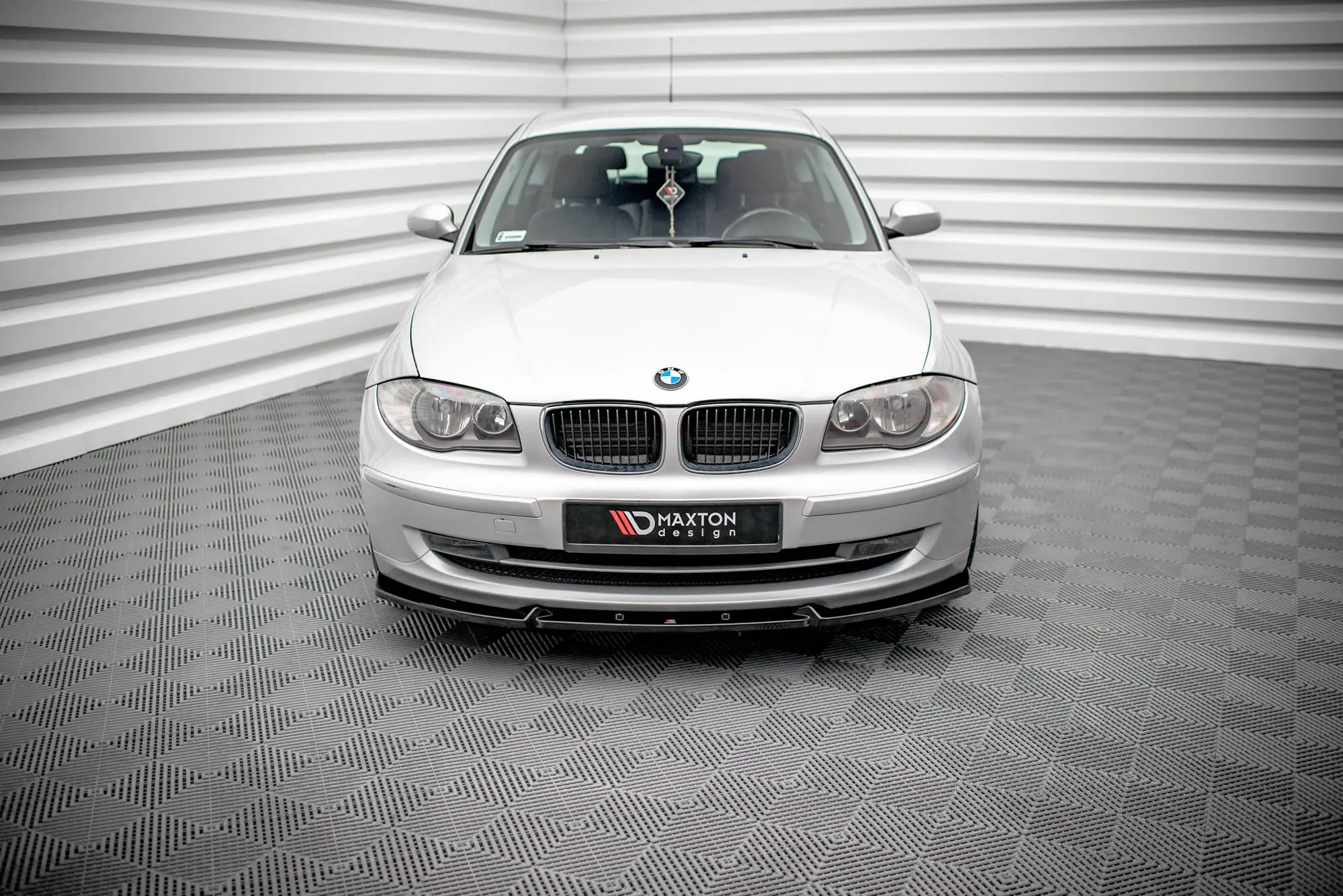 Frontspoiler BMW 1 (E81) facelift 2007 - 2011 | V.3 Glossy Black Edition – bilde 3