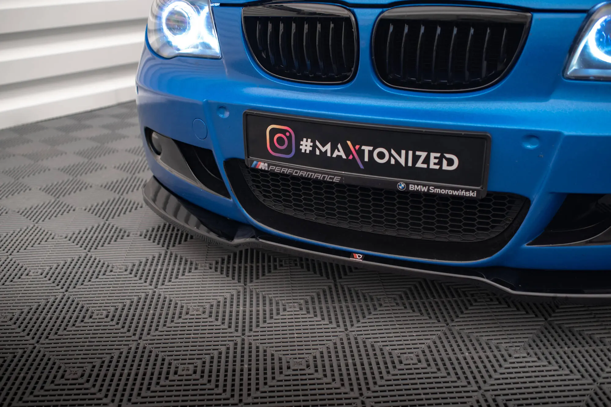 Frontspoiler BMW 1 (E87) M-Pakke facelift 2007 - 2011 | V.1 Glossy Black Edition – bilde 2
