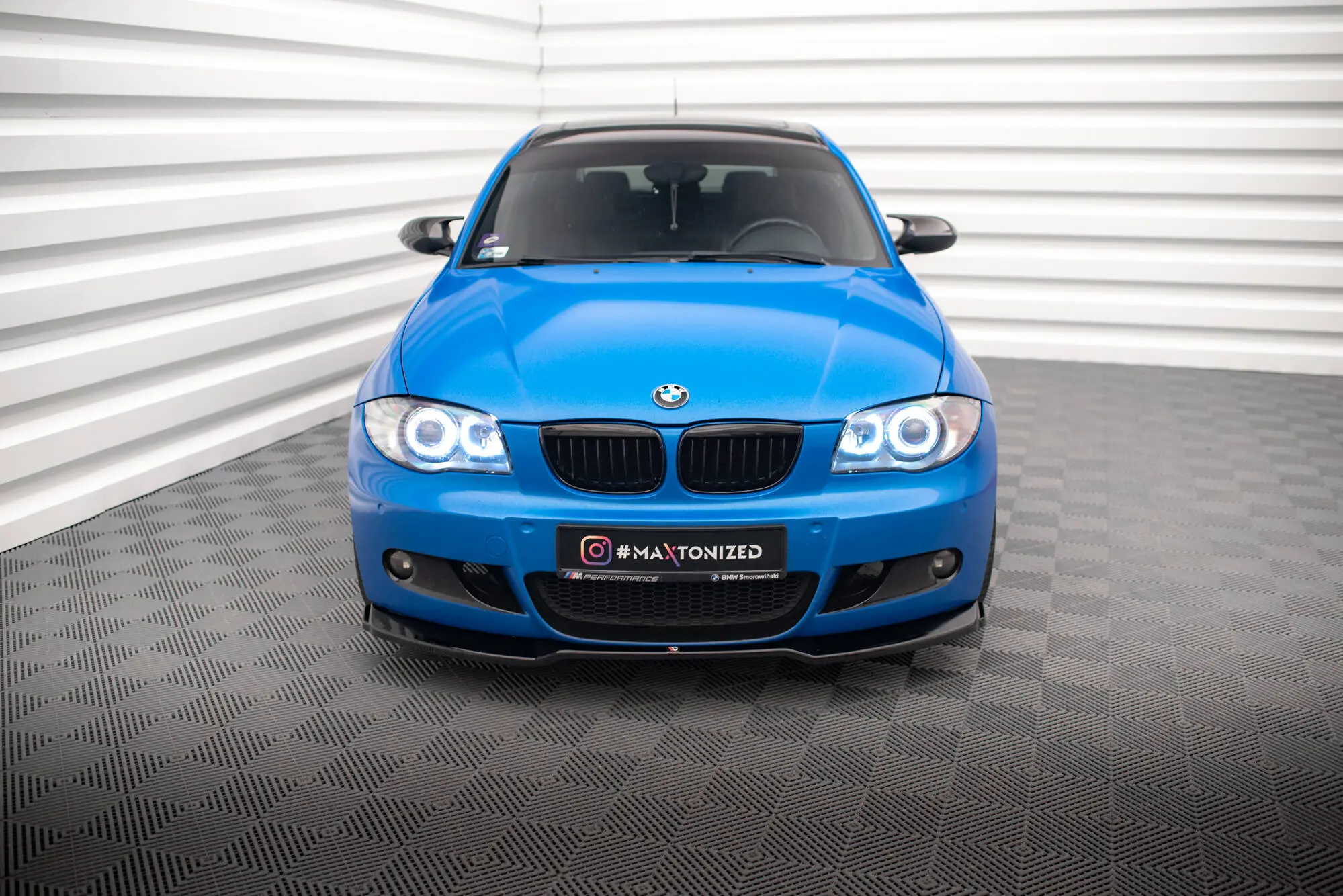 Frontspoiler BMW 1 (E87) M-Pakke facelift 2007 - 2011 | V.1 Glossy Black Edition – bilde 4