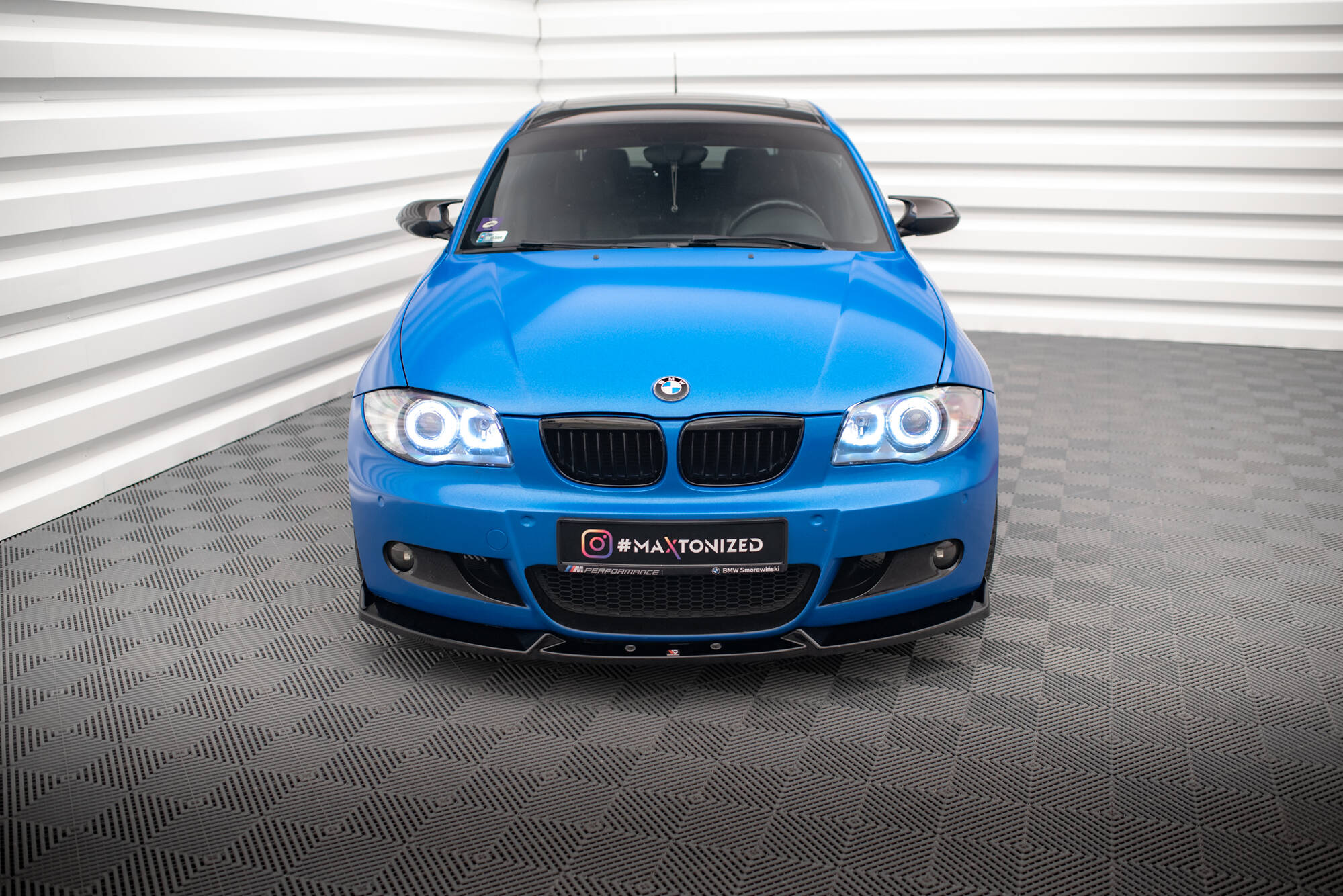 Frontspoiler BMW 1 (E87) M-Pakke facelift 2007 - 2011 | V.2 Glossy Black Edition – bilde 2