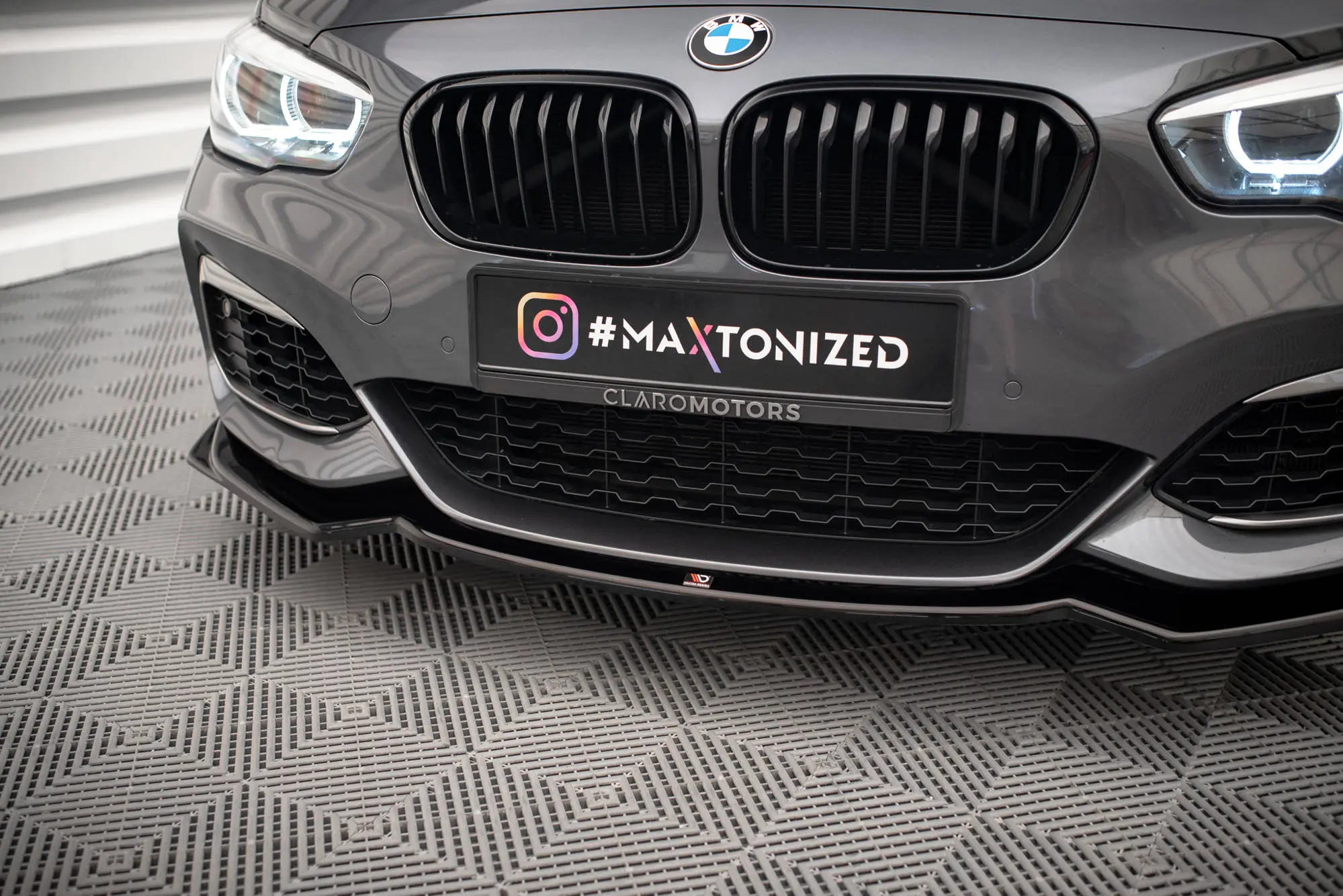 Frontspoiler BMW 1 (F20 / F21) M-Power Facelift 2015-2019 | V.2 Glossy Black Edition – bilde 3