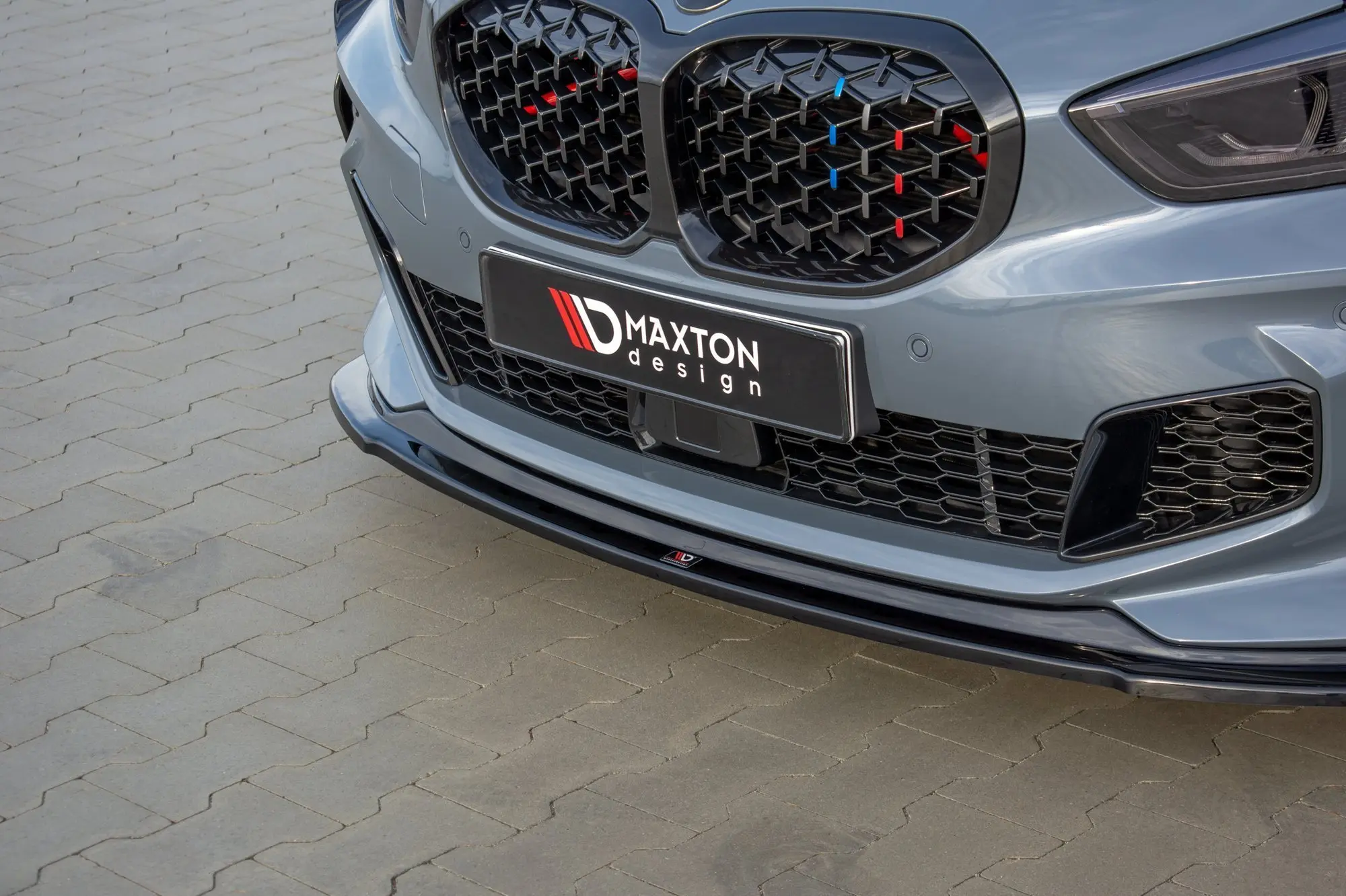 Frontspoiler BMW 1 (F40) M-Pack / M135i 2019 - 2024  | V.1 Glossy Black Edition – bilde 2