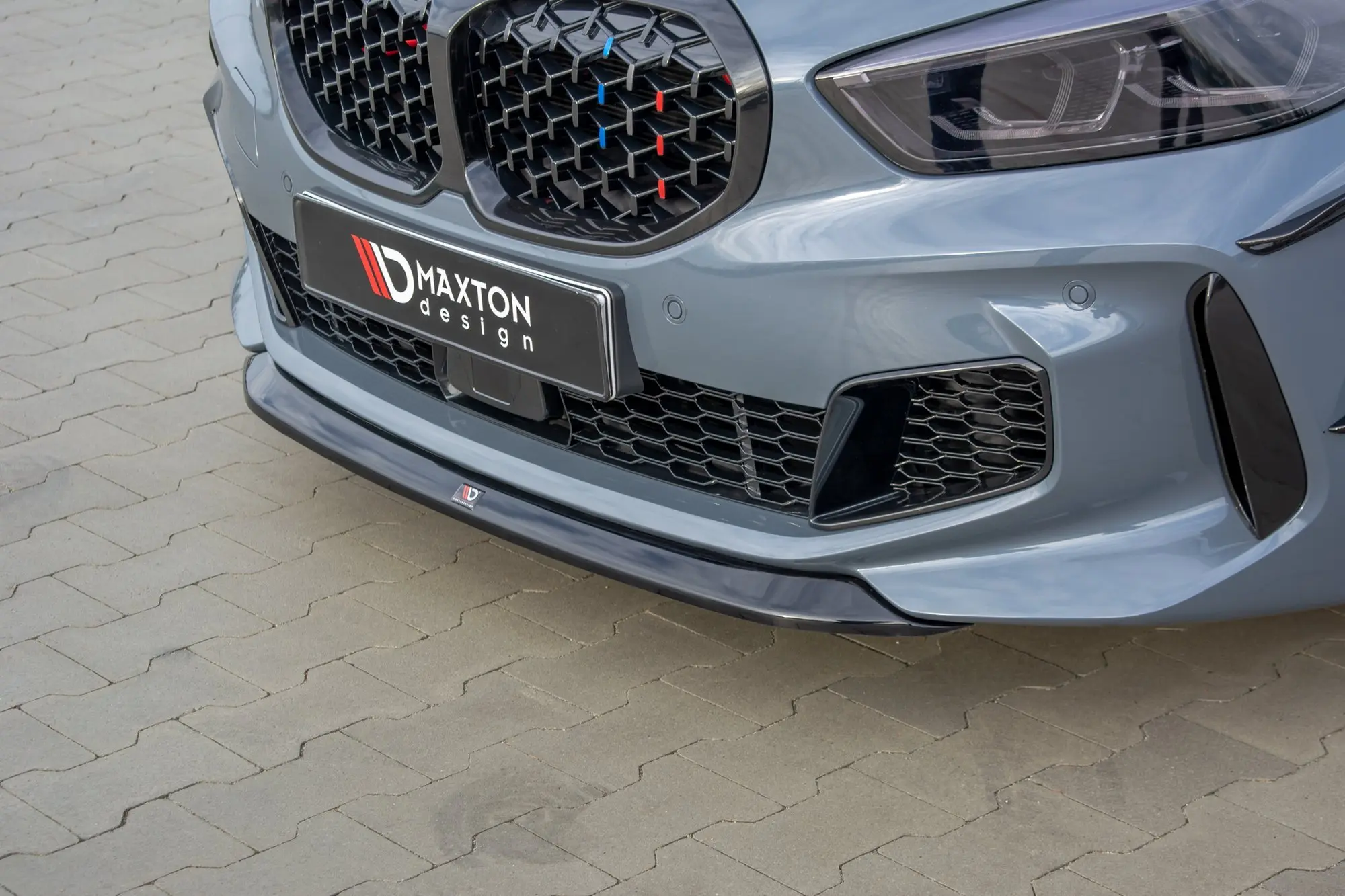 Frontspoiler BMW 1 (F40) M-Pack / M135i 2019 - 2024  | V.2 Glossy Black Edition – bilde 3