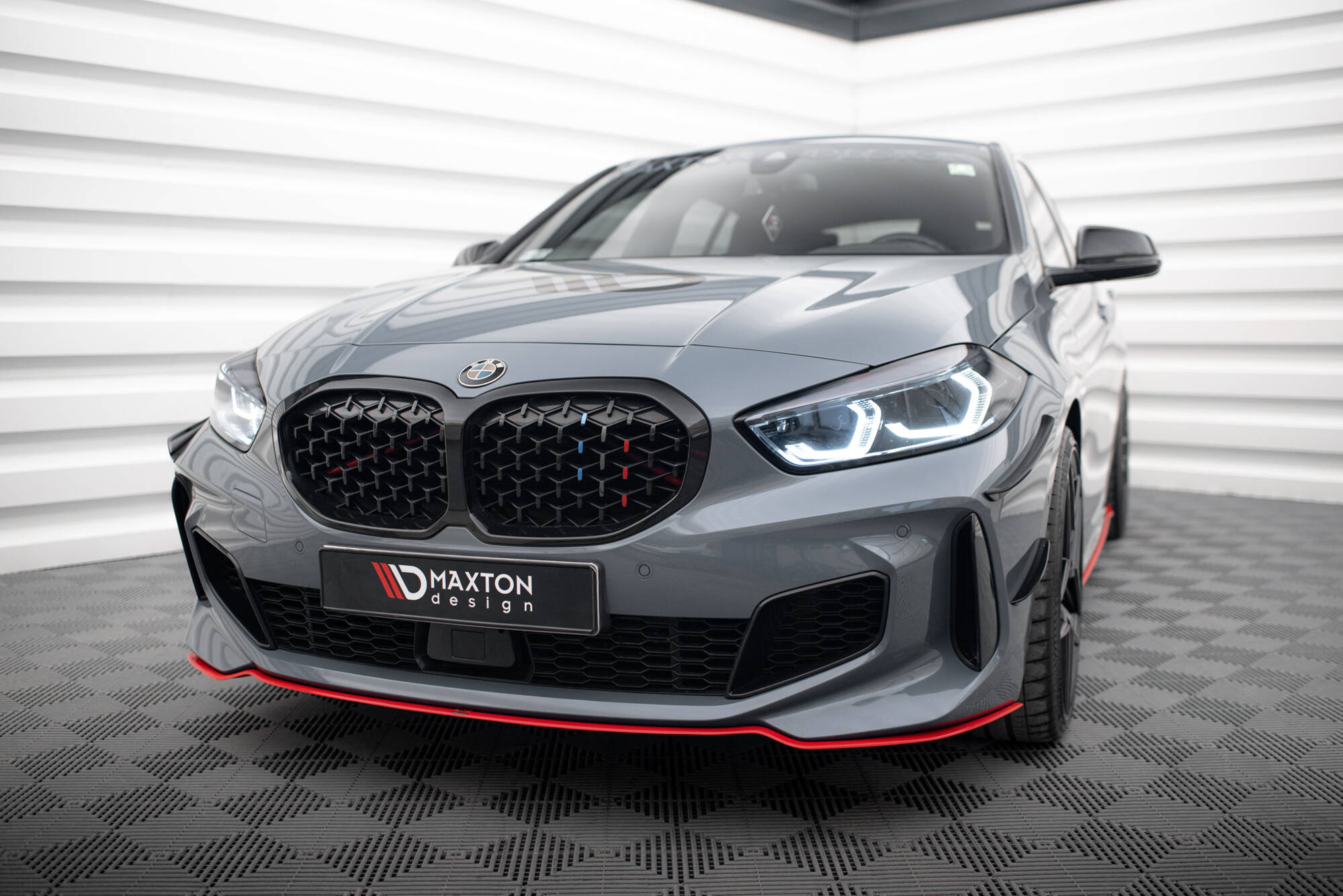 Frontspoiler BMW 1 (M-Pack/M135i/128ti) F40 2019 - 2024 | Sport Glossy Red Edition V4 – bilde 4