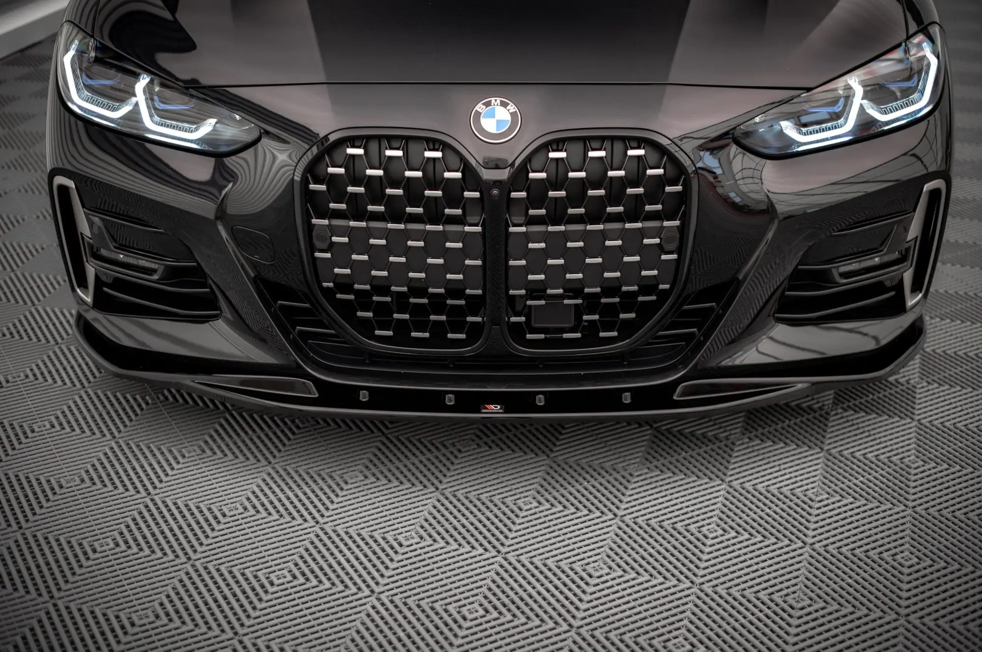 Frontspoiler BMW 4 (G22 / G23) M-Pakke 2020-> | V.1 Glossy Black Edition