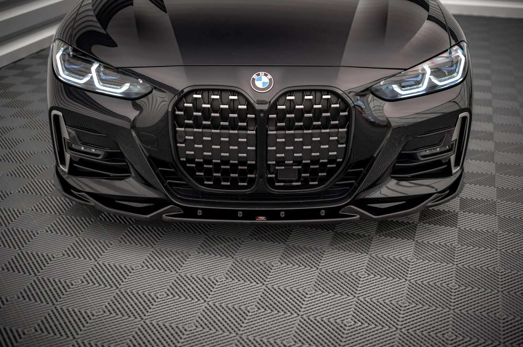 Frontspoiler BMW 4 (G22 / G23) M-Pakke 2020-> | V.2 Glossy Black Edition