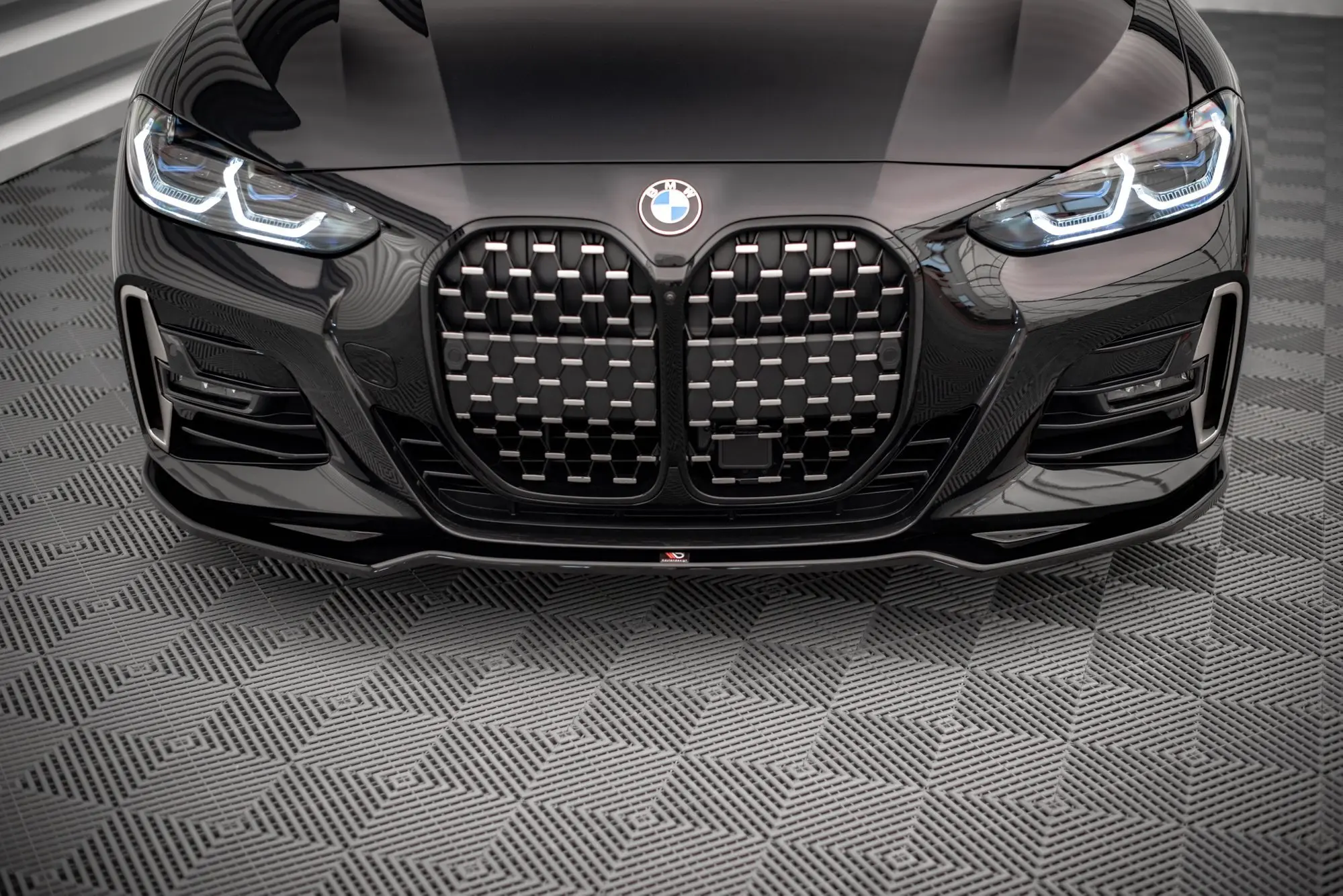 Frontspoiler BMW 4 (G22 / G23) M-Pakke 2020-> | V.3 Glossy Black Edition