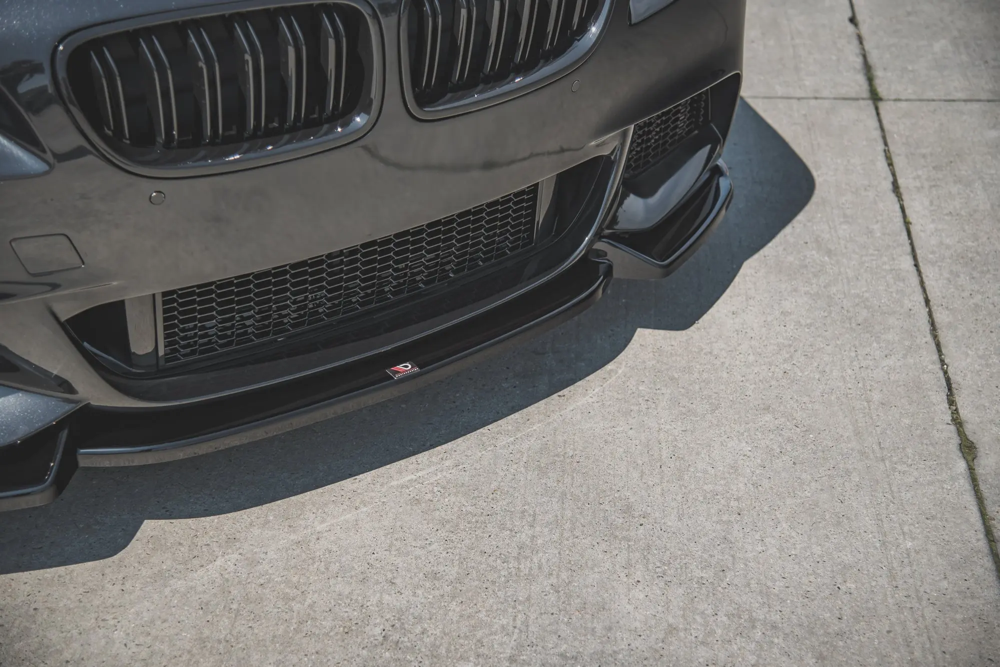 Frontspoiler BMW 5 (F10 / F11) M-Pakke 2010-2017 | V.3 Glossy Black Edition – bilde 4